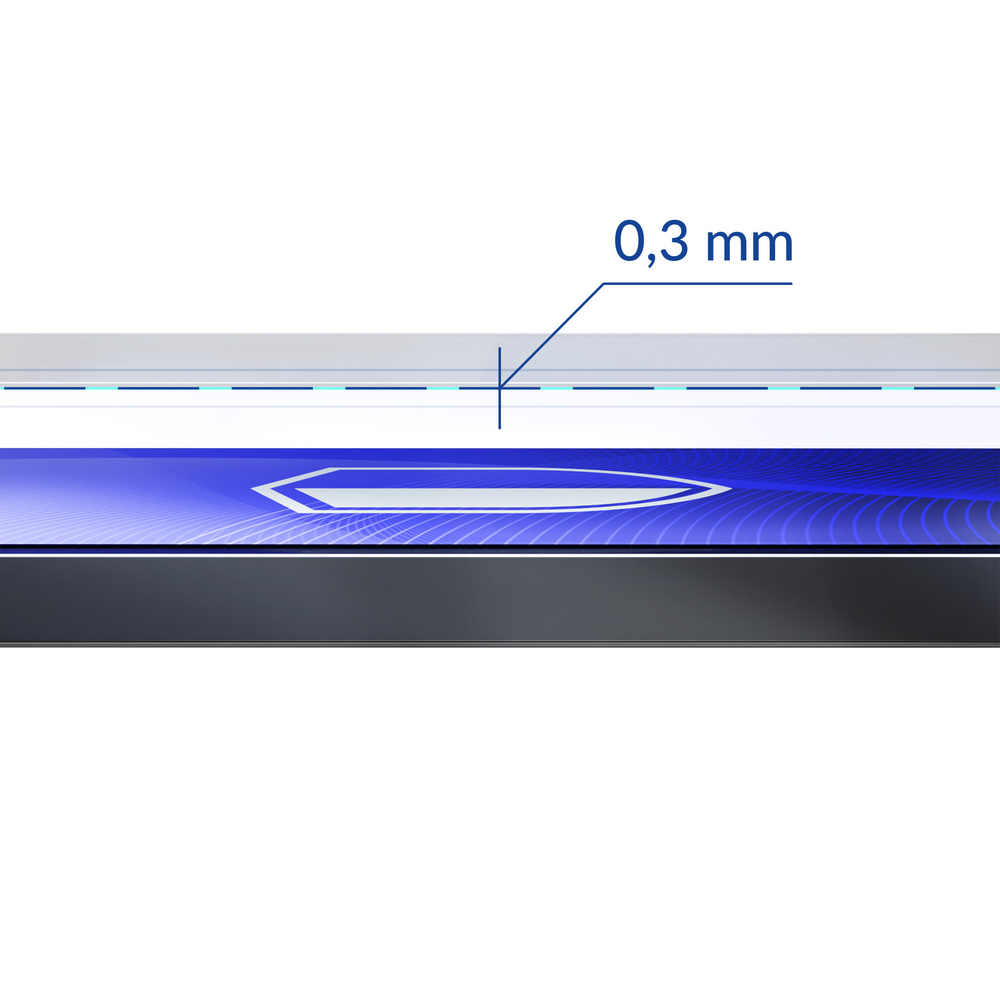 Primo piano che mostra lo spessore di una protezione schermo su un telefono. Lo spessore è di 0,3 mm.