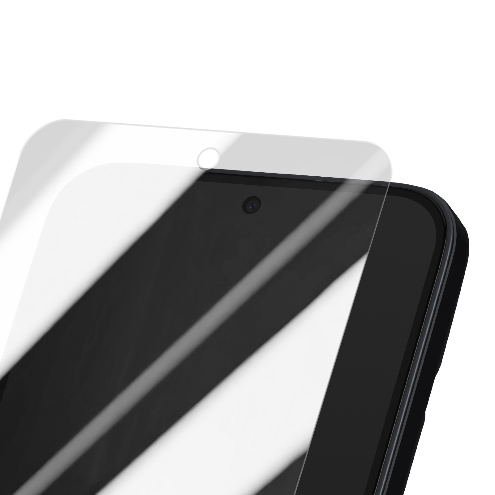 Un primo piano di un telefono con protezione schermo, che mostra un foro per la fotocamera e riflessi.