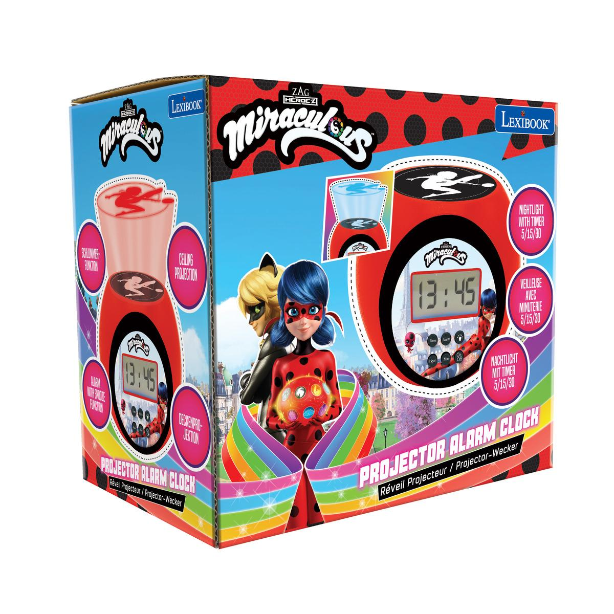 Un despertador de Miraculous Ladybug en una caja. Presenta los personajes y muestra la hora. Incluye proyección en el techo.
