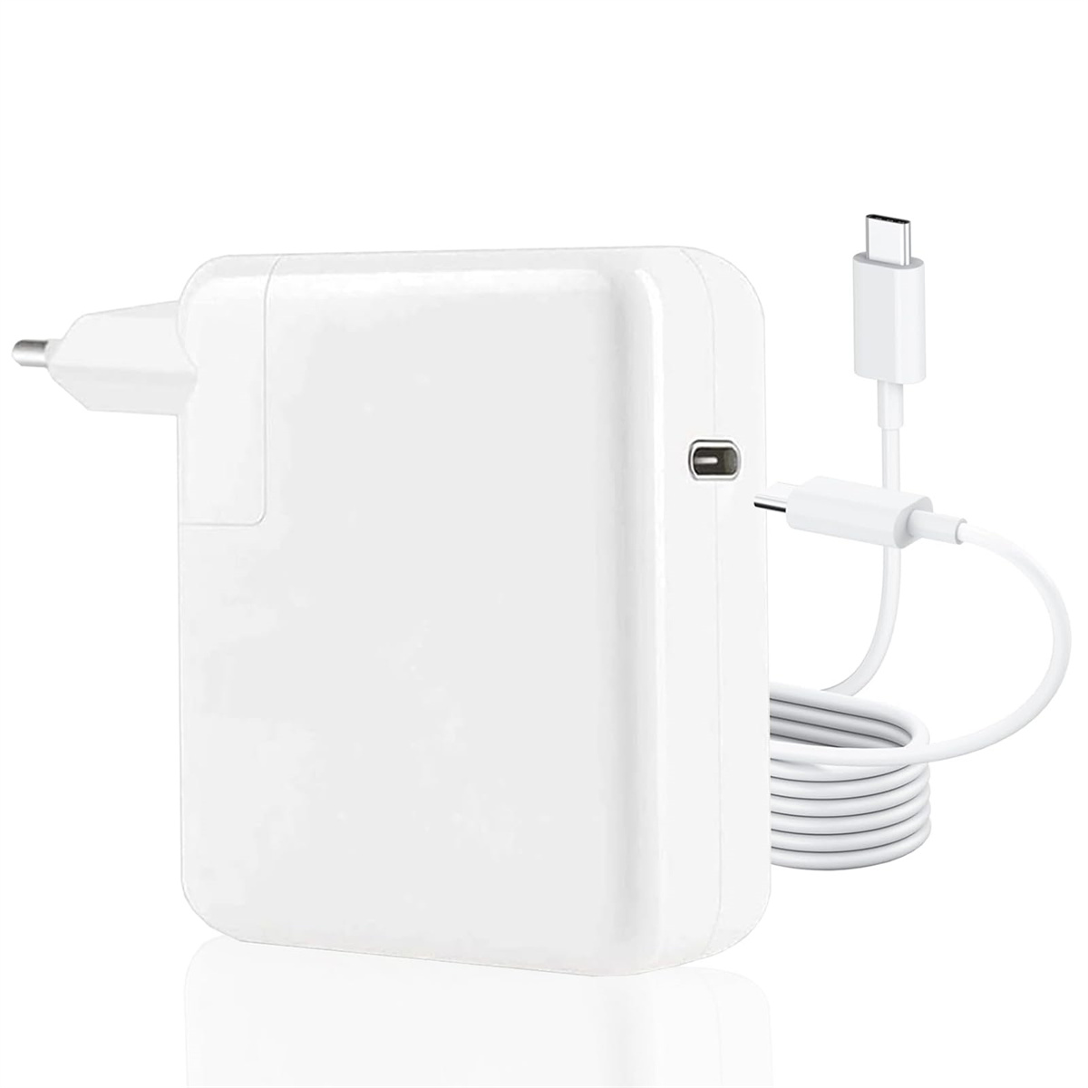 Weißes Netzteil mit USB-C-Kabel und Stecker. Modernes, sauberes Design.