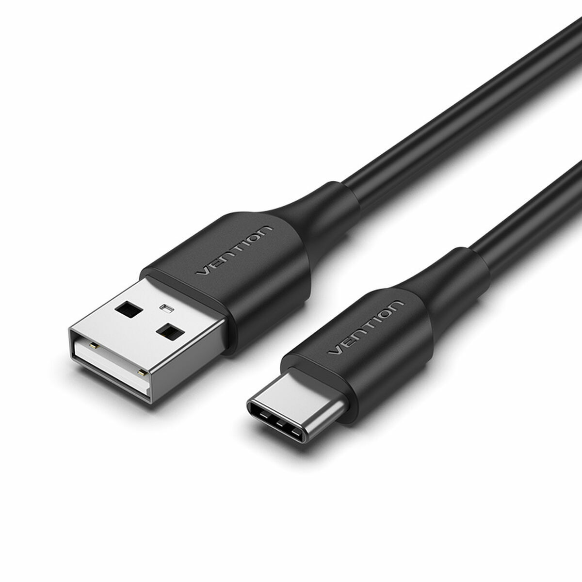 Cavo USB-C nero con connettore USB-A. Il marchio Vention è visibile su entrambi i connettori.