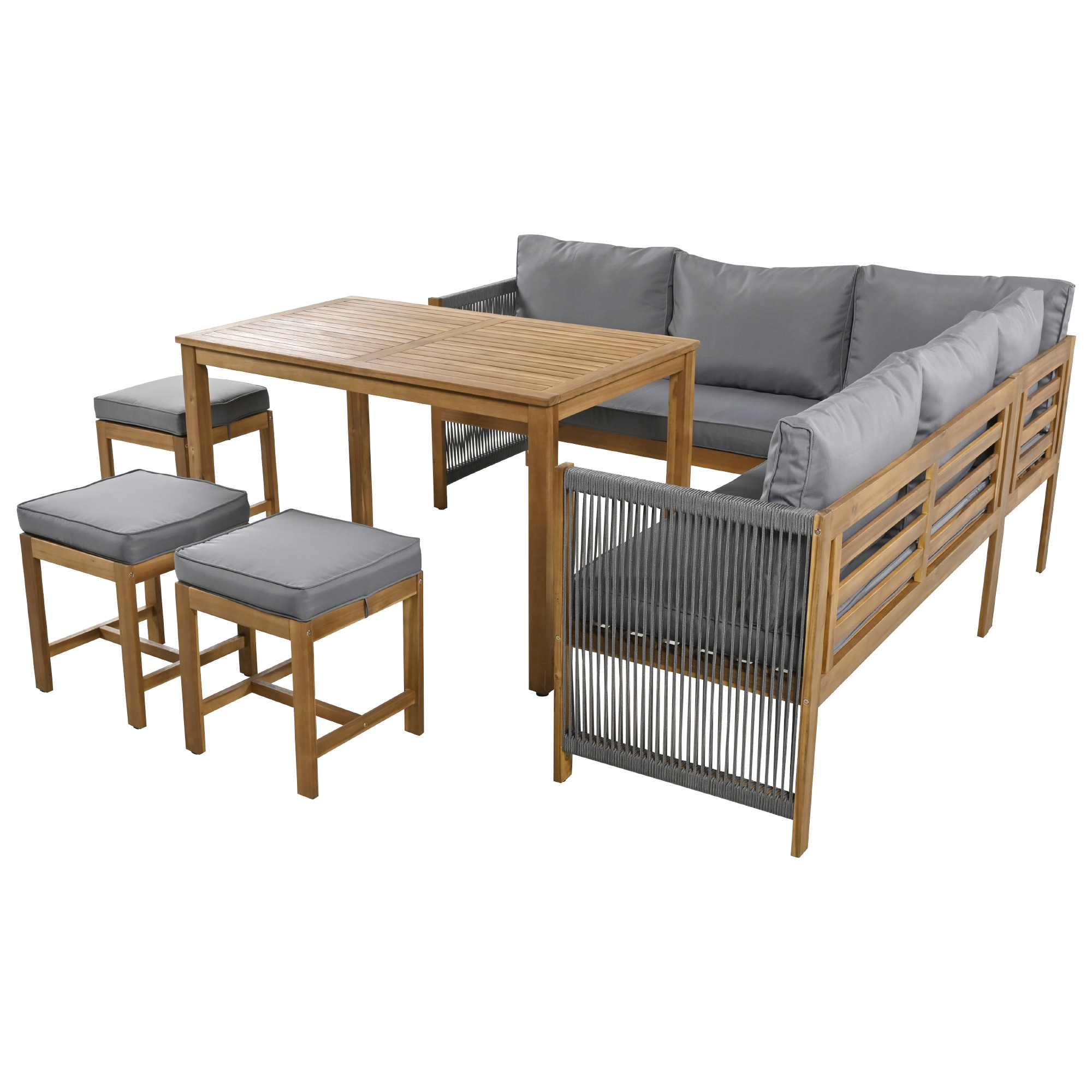 Ein Ess-Set aus Holz für draußen mit Tisch, Ecksofa und Hockern mit grauen Kissen.