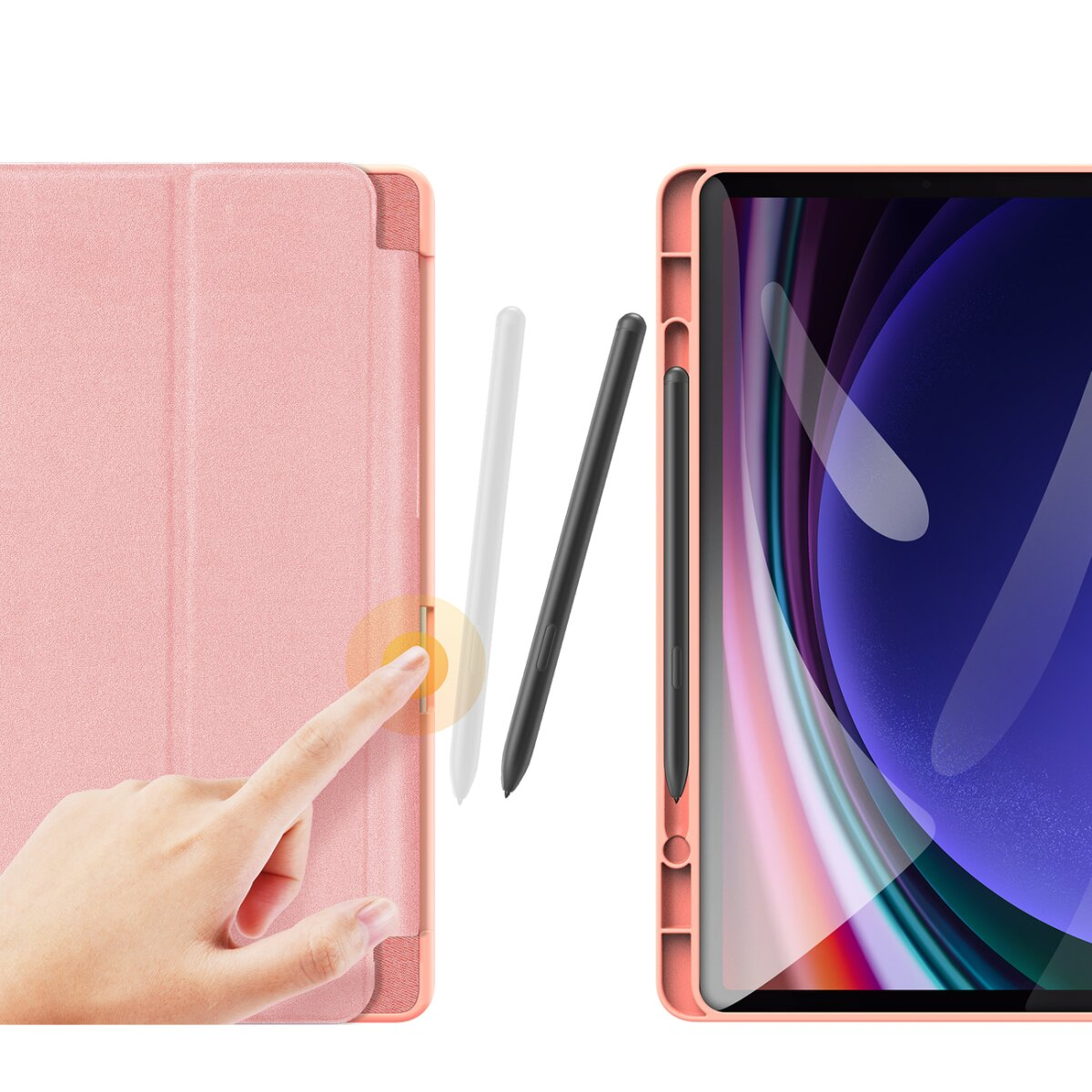 Eine Hand berührt einen Stift auf einer rosa Tablet-Hülle. Zwei Stifte vor der Hülle.