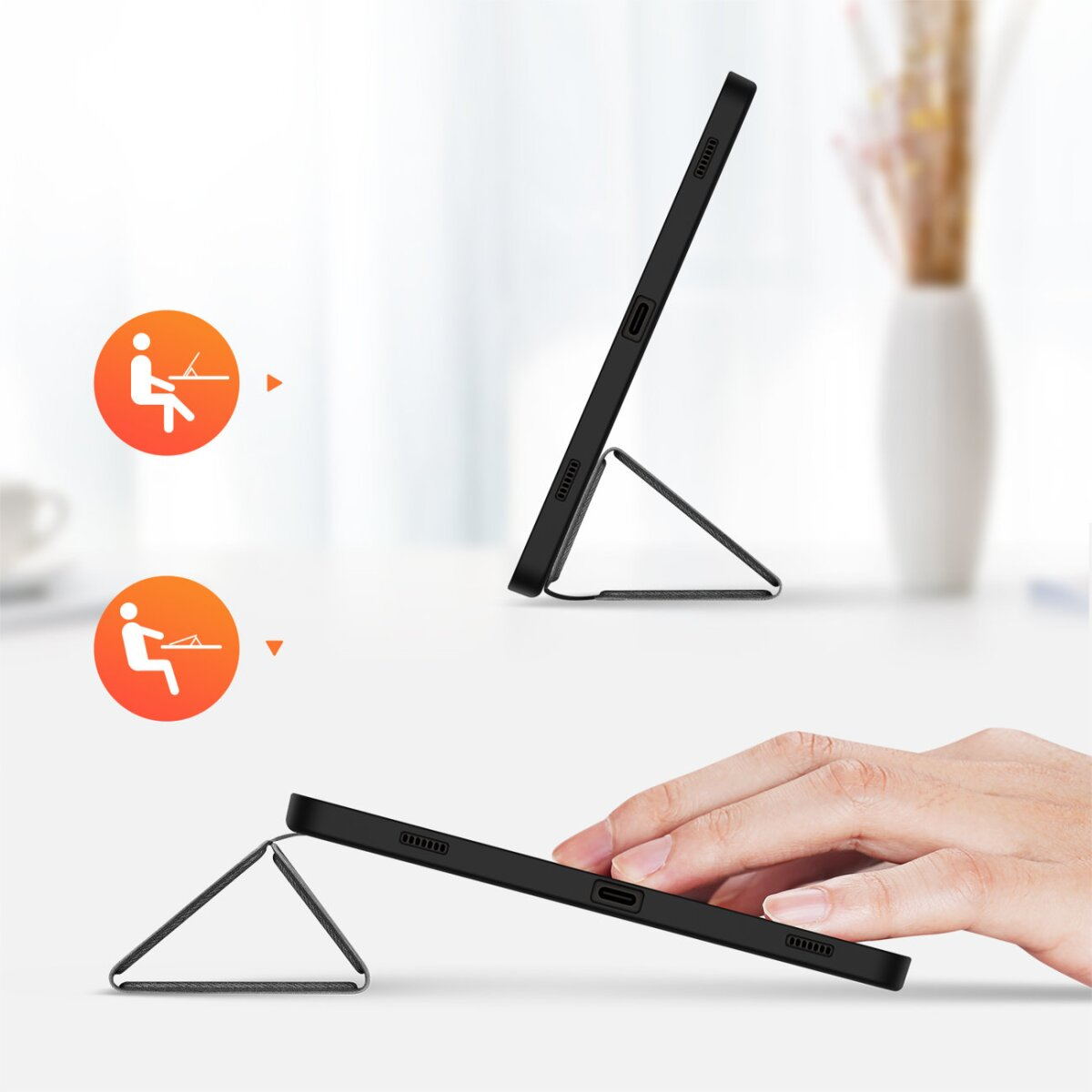Custodia per tablet nera in due posizioni: piatta e sollevata con un supporto. Una mano mostra il supporto.