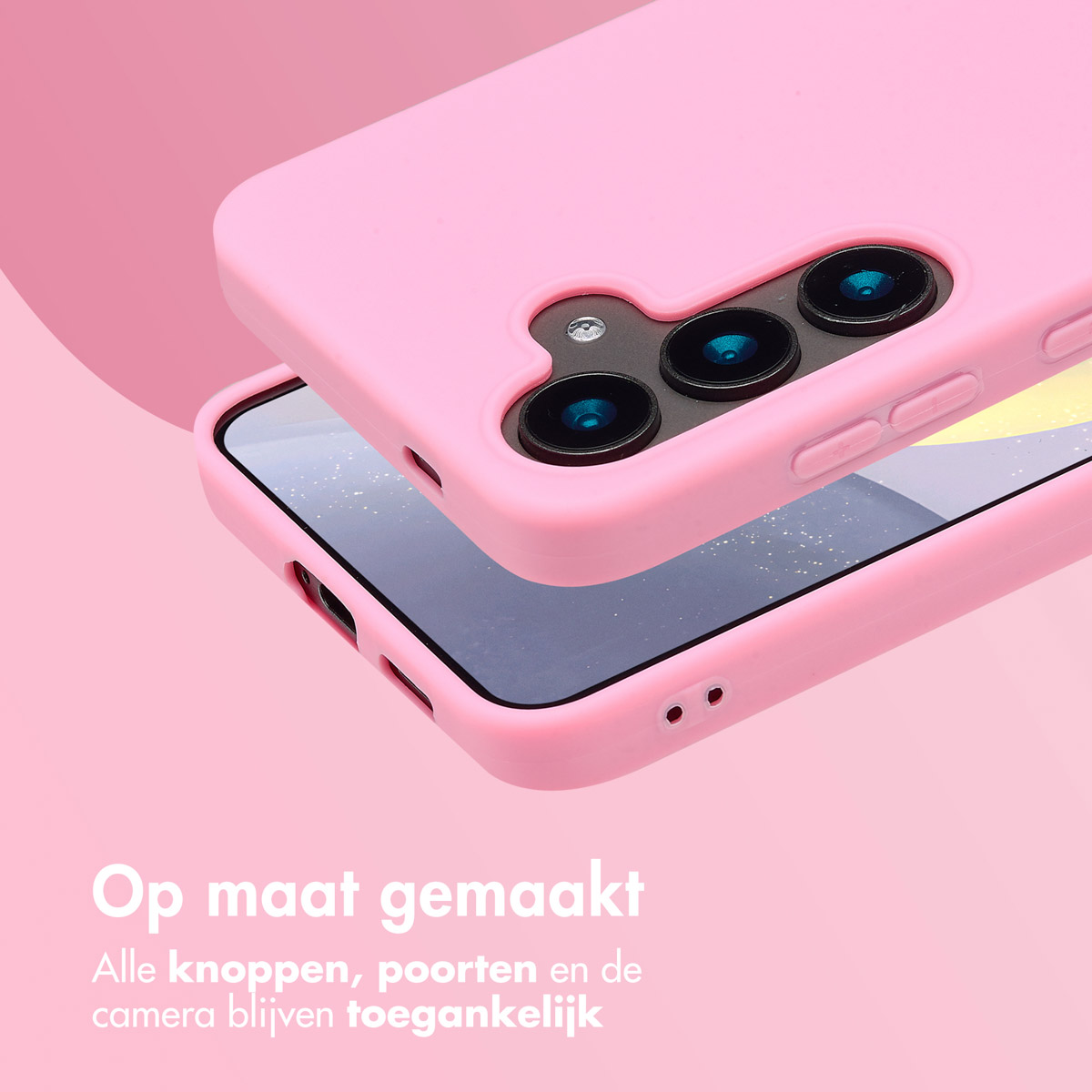 Coque rose sur un téléphone, légèrement ouverte. Texte en bas. L'écran du téléphone est visible.