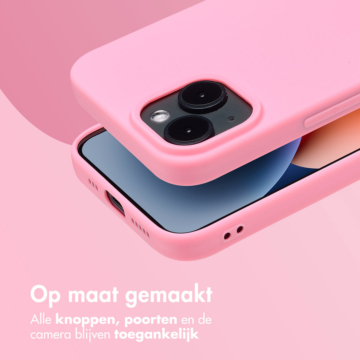 Coque de téléphone rose sur fond rose. Téléphone avec caméra et boutons visibles. Texte en bas.