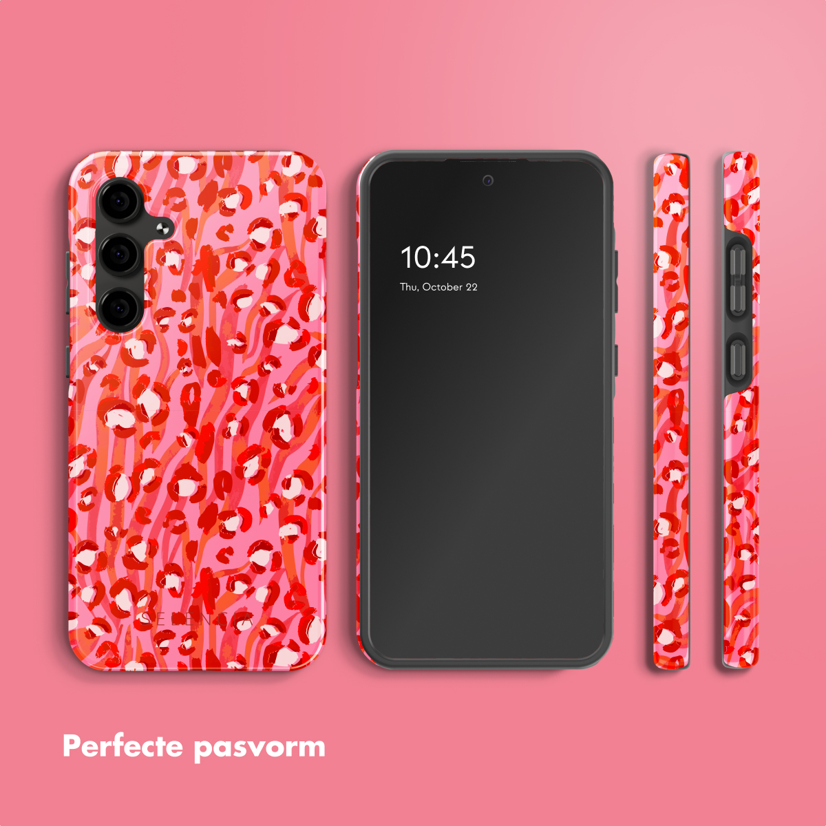 Rode luipaardprint telefoonhoes, telefoon met tijd 10:45. Roze achtergrond. Tekst: Perfecte pasvorm.