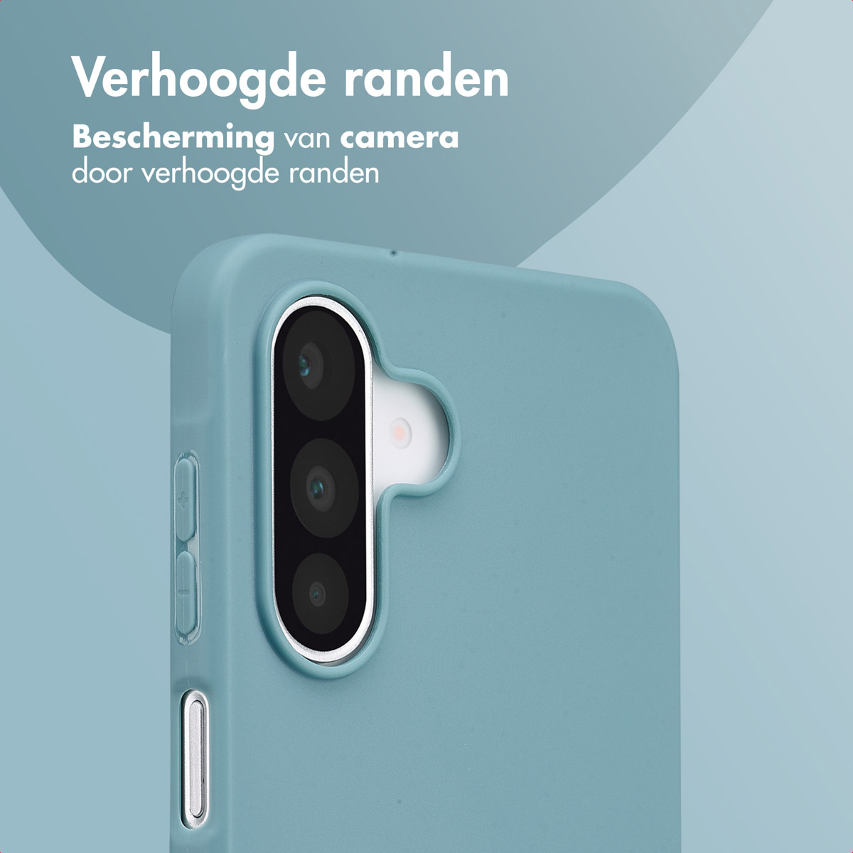 Une coque de téléphone bleue, gros plan sur un module caméra. Le texte 'Verhoogde randen' est en haut.