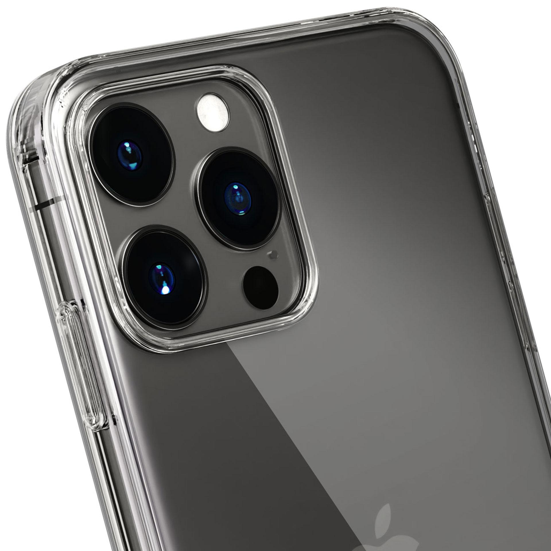 Primo piano di un telefono con custodia trasparente. Tre obiettivi visibili. Logo Apple sul retro.