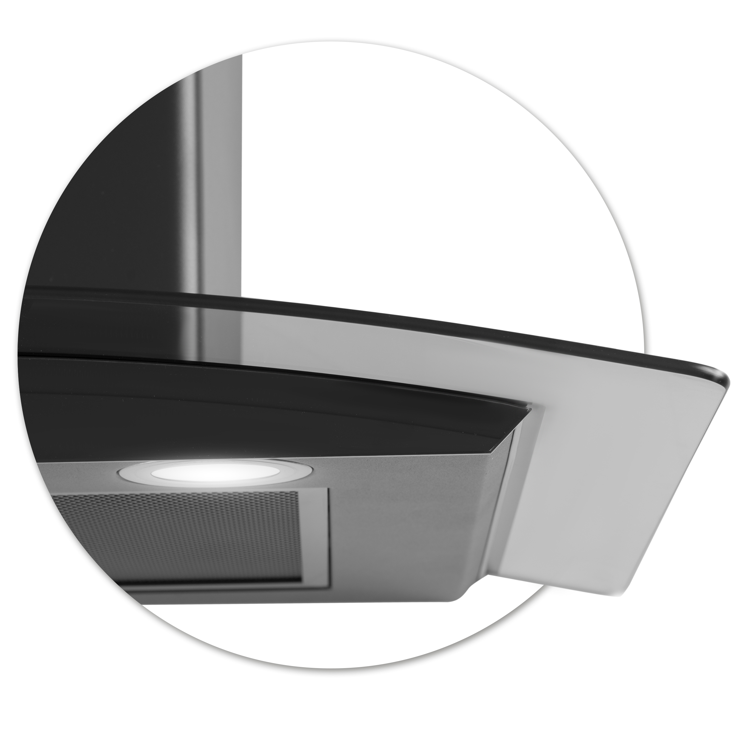 Zbliżenie czarnego okapu z światłem i filtrem siatkowym.