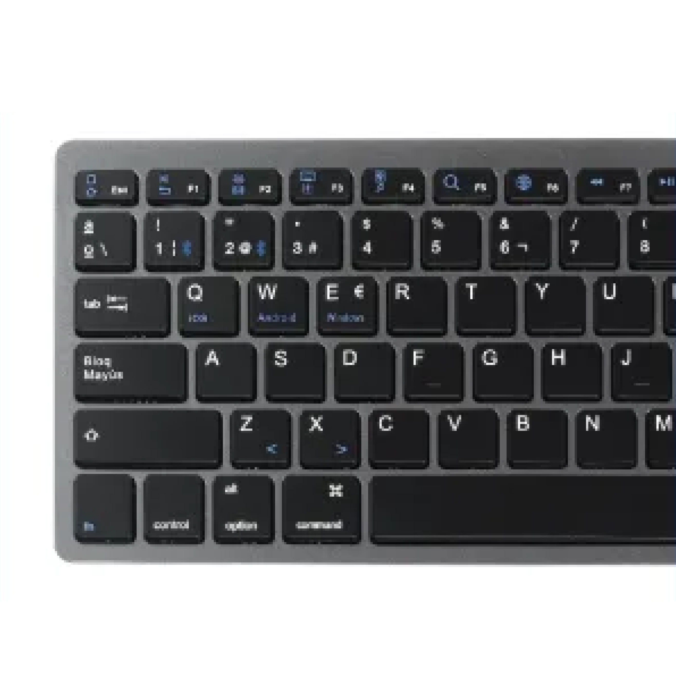 Primer plano de un teclado con teclas negras y marco gris. Las teclas tienen símbolos y letras.