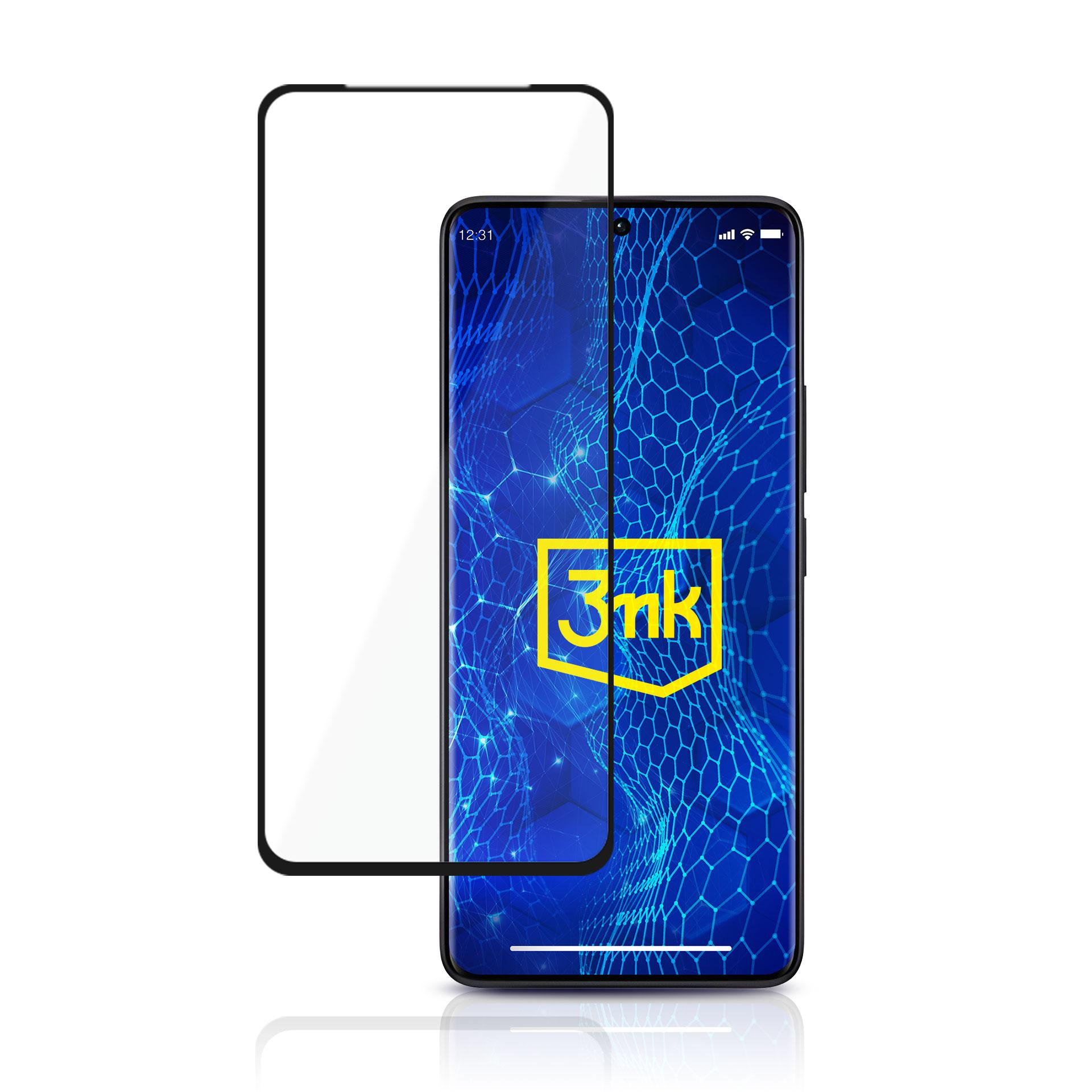 Uno smartphone con una protezione per lo schermo. Il telefono mostra uno sfondo blu con un logo giallo. La protezione è trasparente.