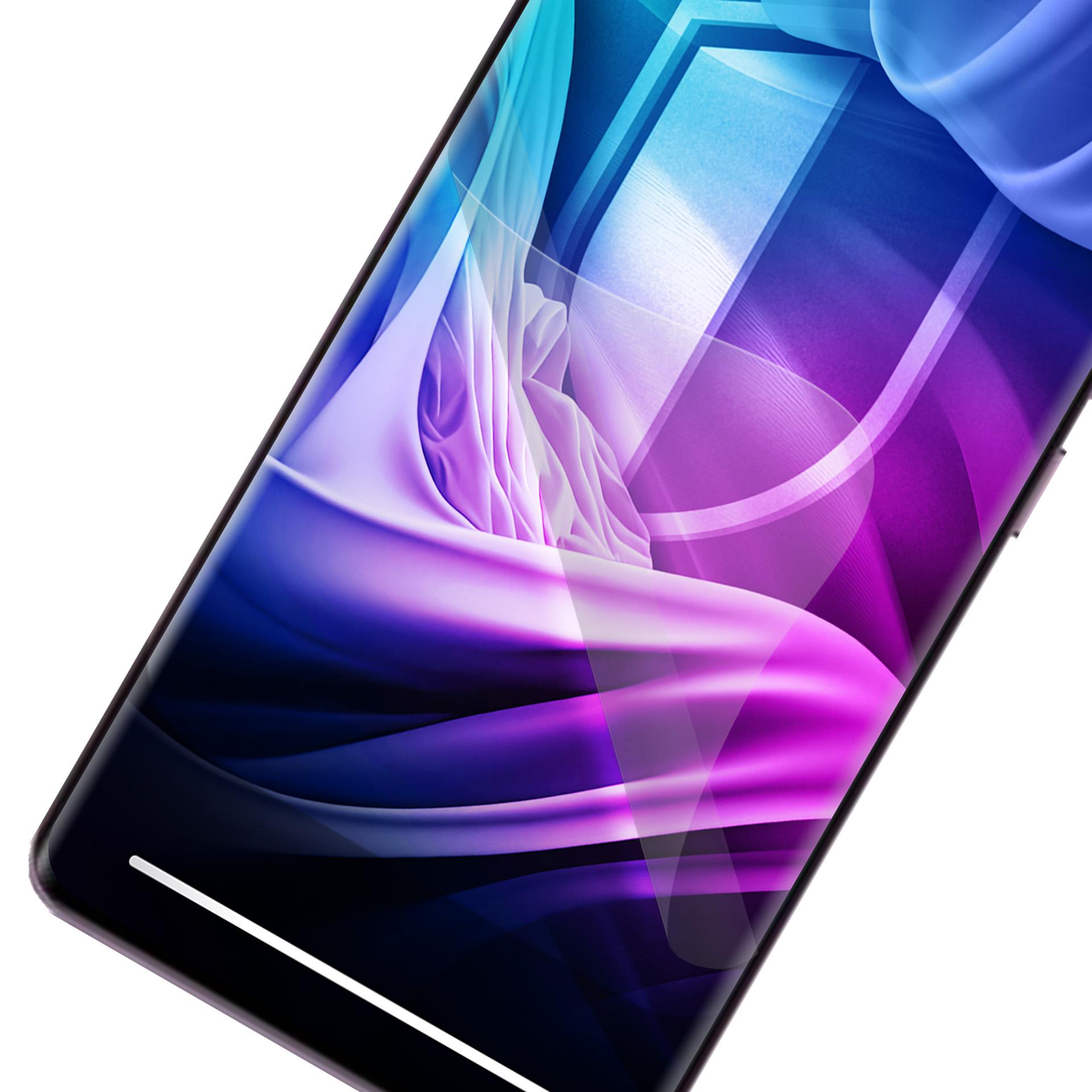Uno smartphone con schermo vibrante che mostra forme astratte viola, blu e bianche che scorrono, su sfondo bianco.