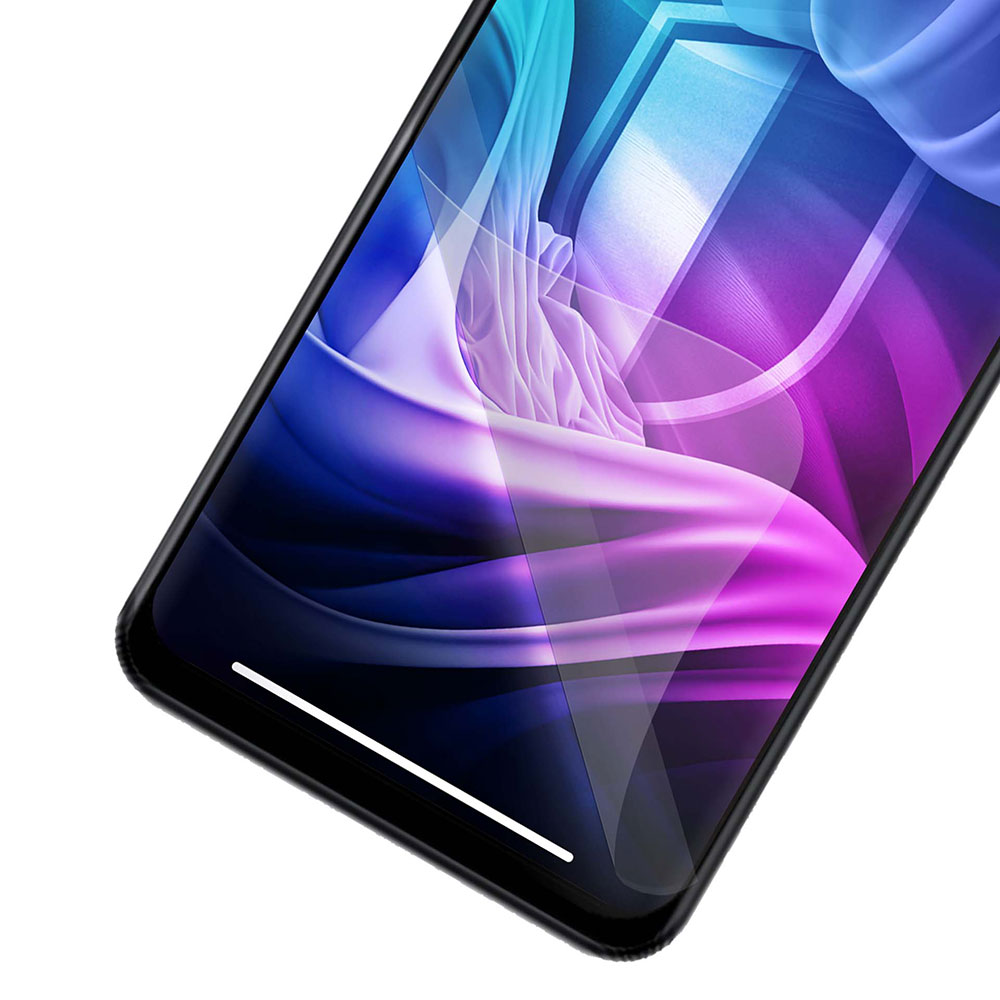 Schermo di smartphone con design astratto nei colori blu, viola e bianco. Il telefono è nero con una barra bianca in basso.