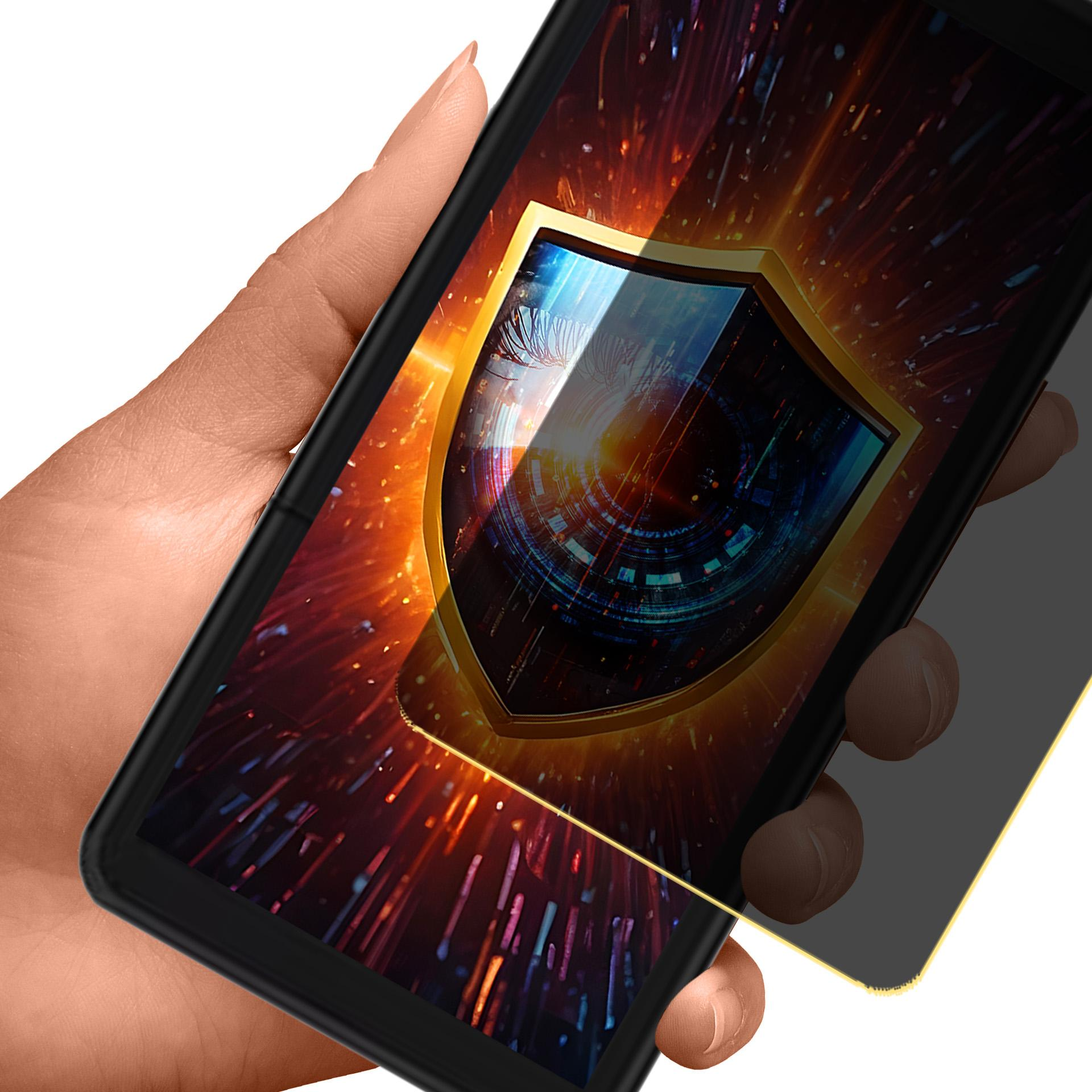 Dłoń trzymająca smartfon z grafiką tarczy na ekranie. Ekran pokazuje złotą tarczę z jasnymi światłami w tle.