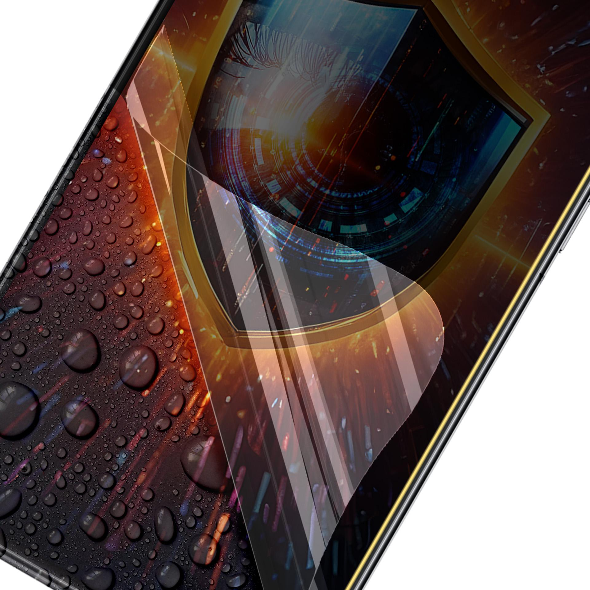 Uno schermo del telefono con uno strato protettivo. Goccioline d'acqua sulla superficie. Design astratto e colorato visibile attraverso lo schermo.