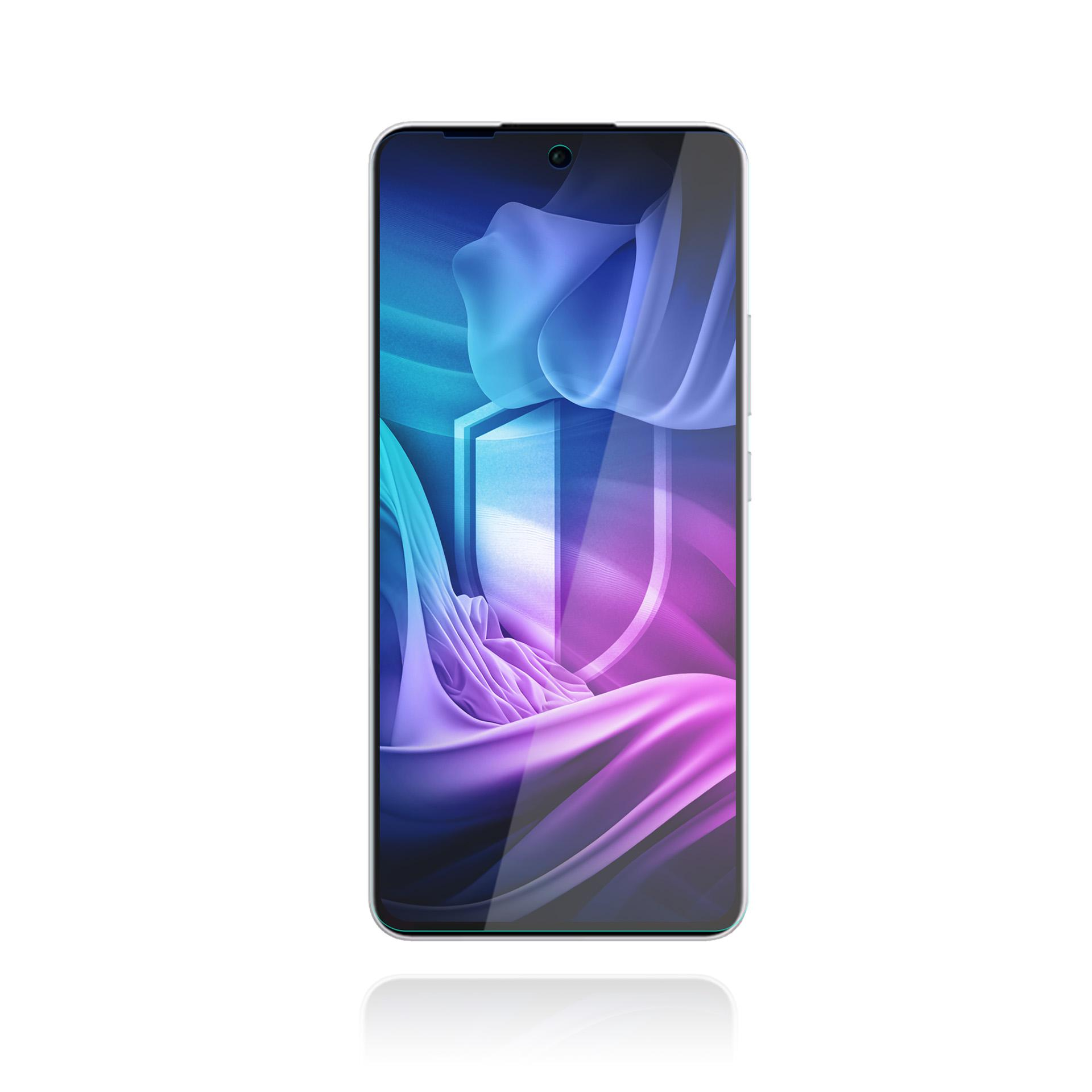 Uno smartphone mostra un design astratto con tonalità blu e viola. È visibile una forma di scudo.