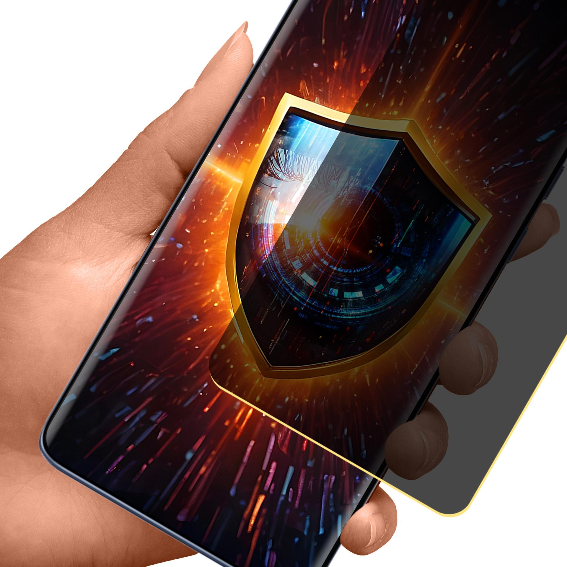 Dłoń trzyma smartfon z osłoną ekranu. Ekran pokazuje tarczę na wzorze danych.