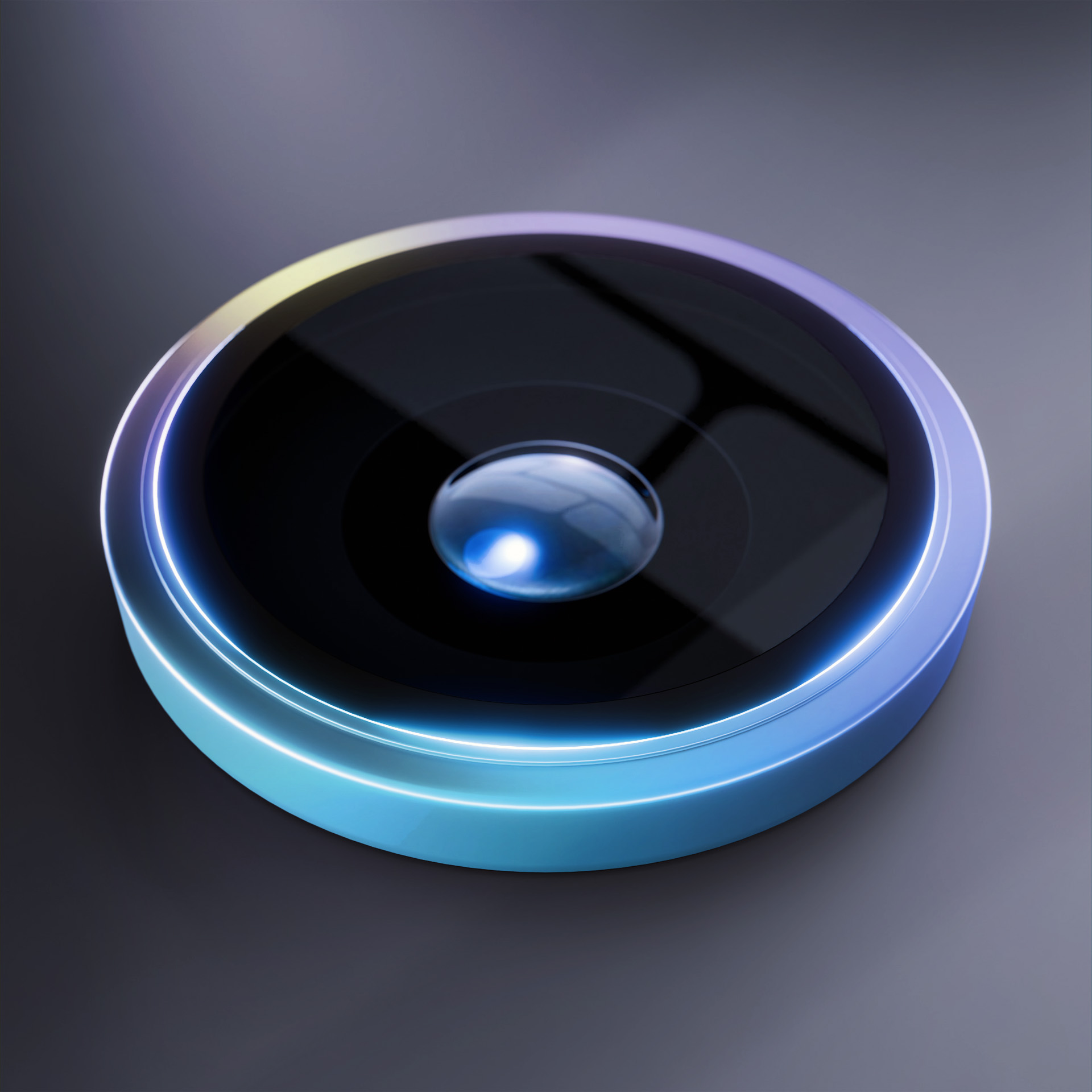 Zbliżenie obiektywu aparatu w telefonie. Obiektyw ma odblaskową, błyszczącą powierzchnię z gradientem.