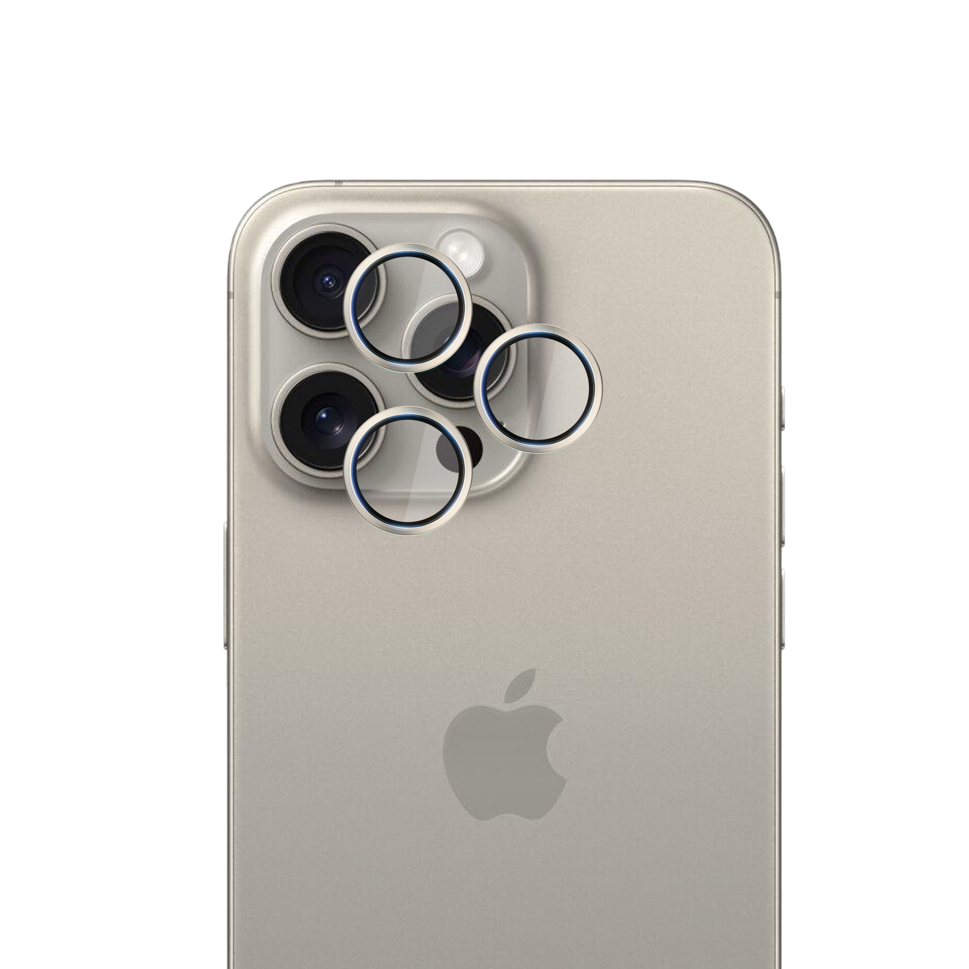 Zbliżenie tyłu telefonu z osłonami obiektywu. Srebrny iPhone z czterema obiektywami i logo Apple.