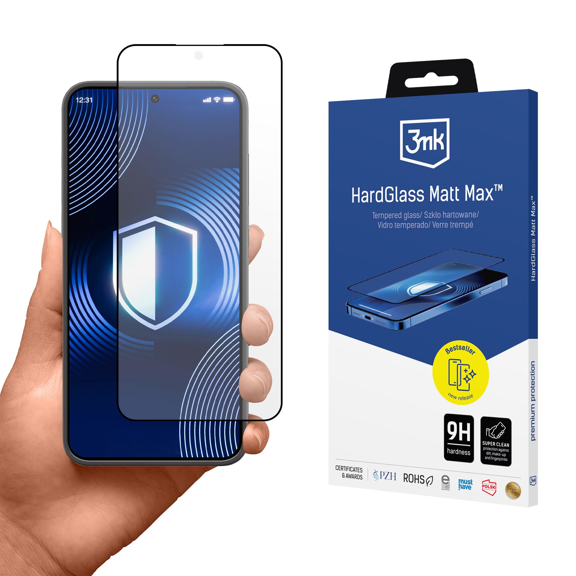 Una mano che tiene un telefono con una protezione per lo schermo e una scatola con testo e immagine del telefono.