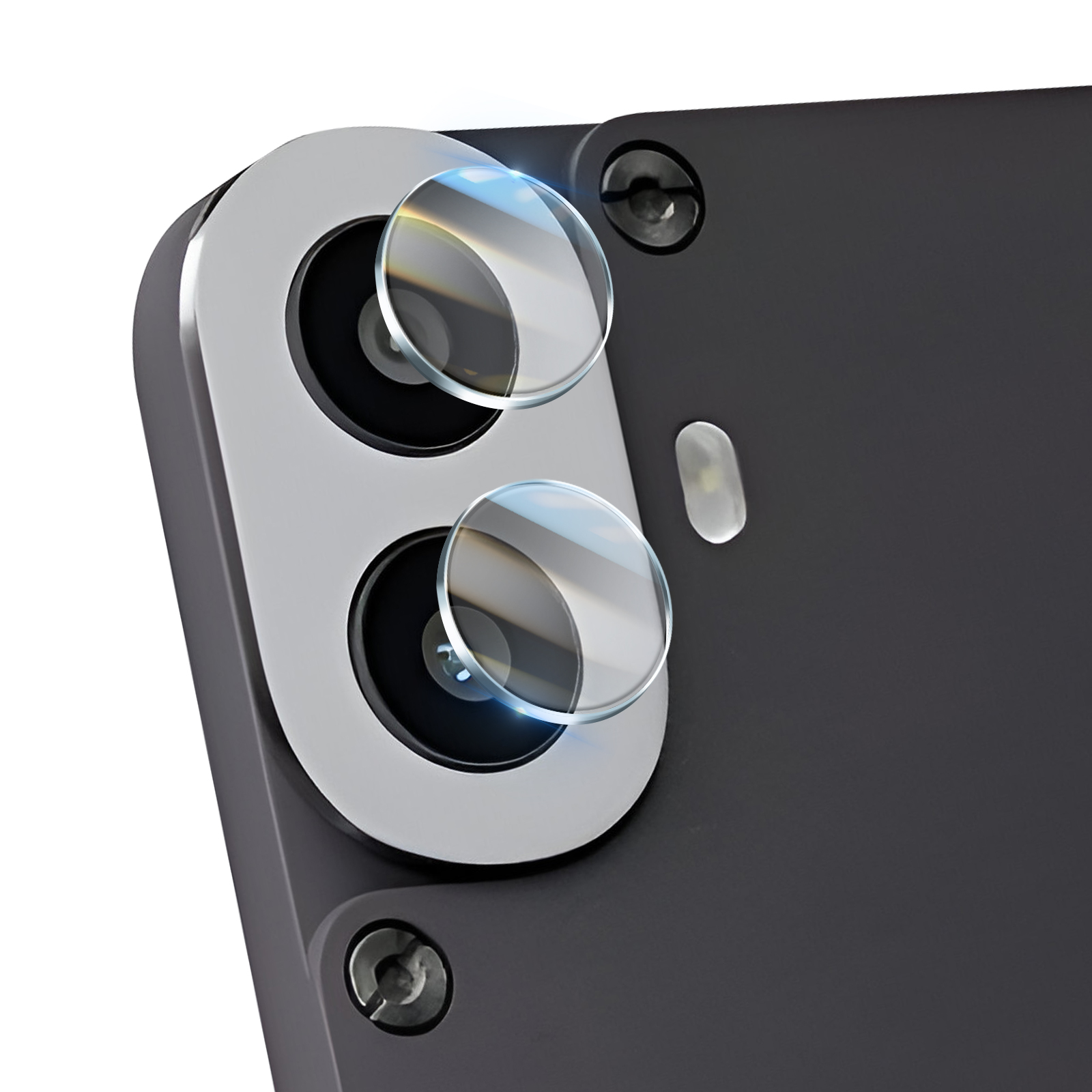 Primo piano del modulo fotocamera di un telefono. Due lenti visibili, con protezione trasparente sopra, su sfondo grigio.