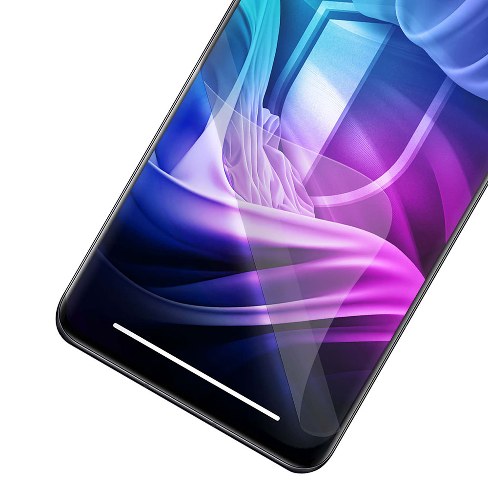 Ekran smartfona wyświetla kolorowy, abstrakcyjny wzór z elementami niebieskimi, fioletowymi i białymi. Ekran jest pochylony, prezentując elegancki design.