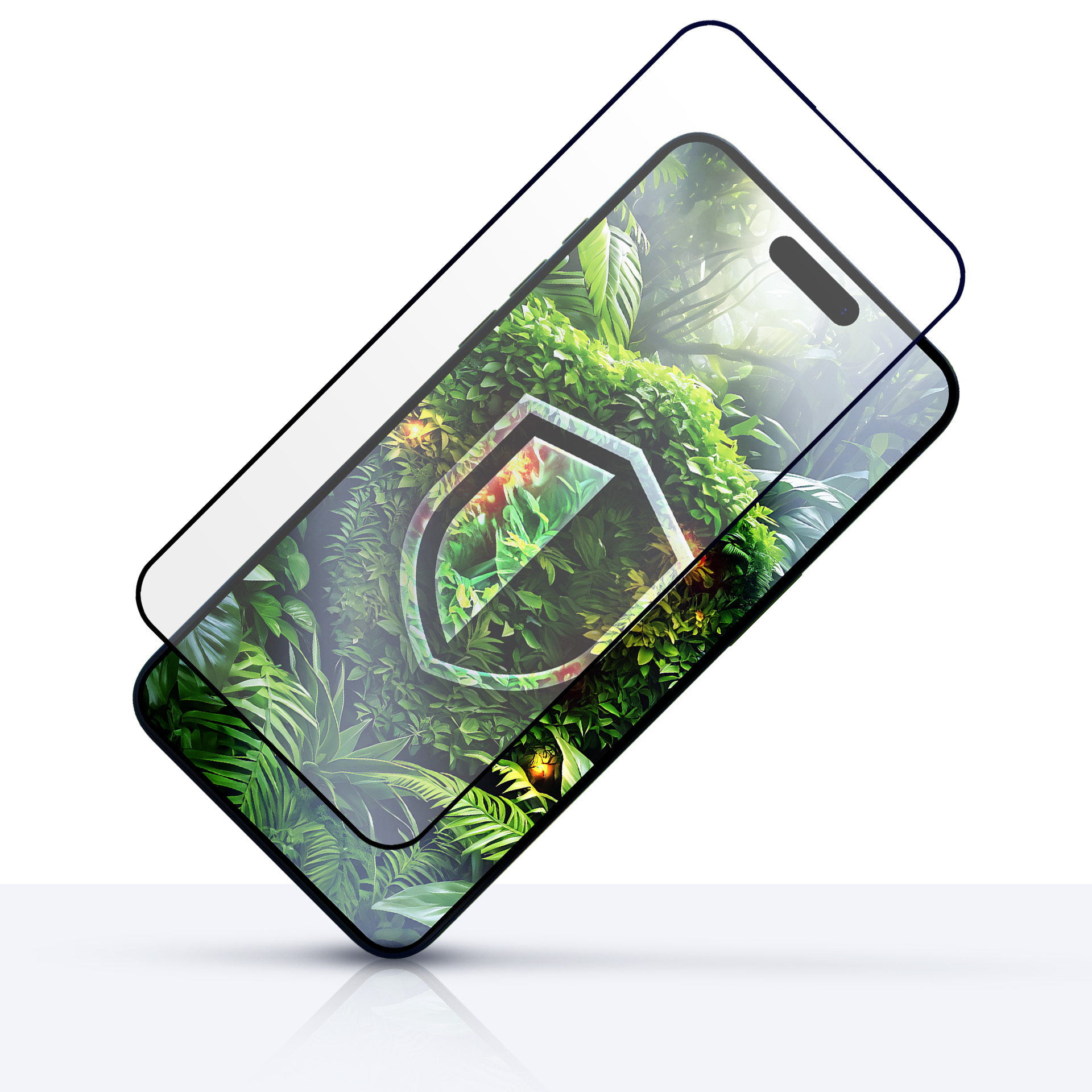 Uno smartphone con protezione schermo. Lo schermo mostra una scena della giungla con il logo di uno scudo. Sfondo bianco.