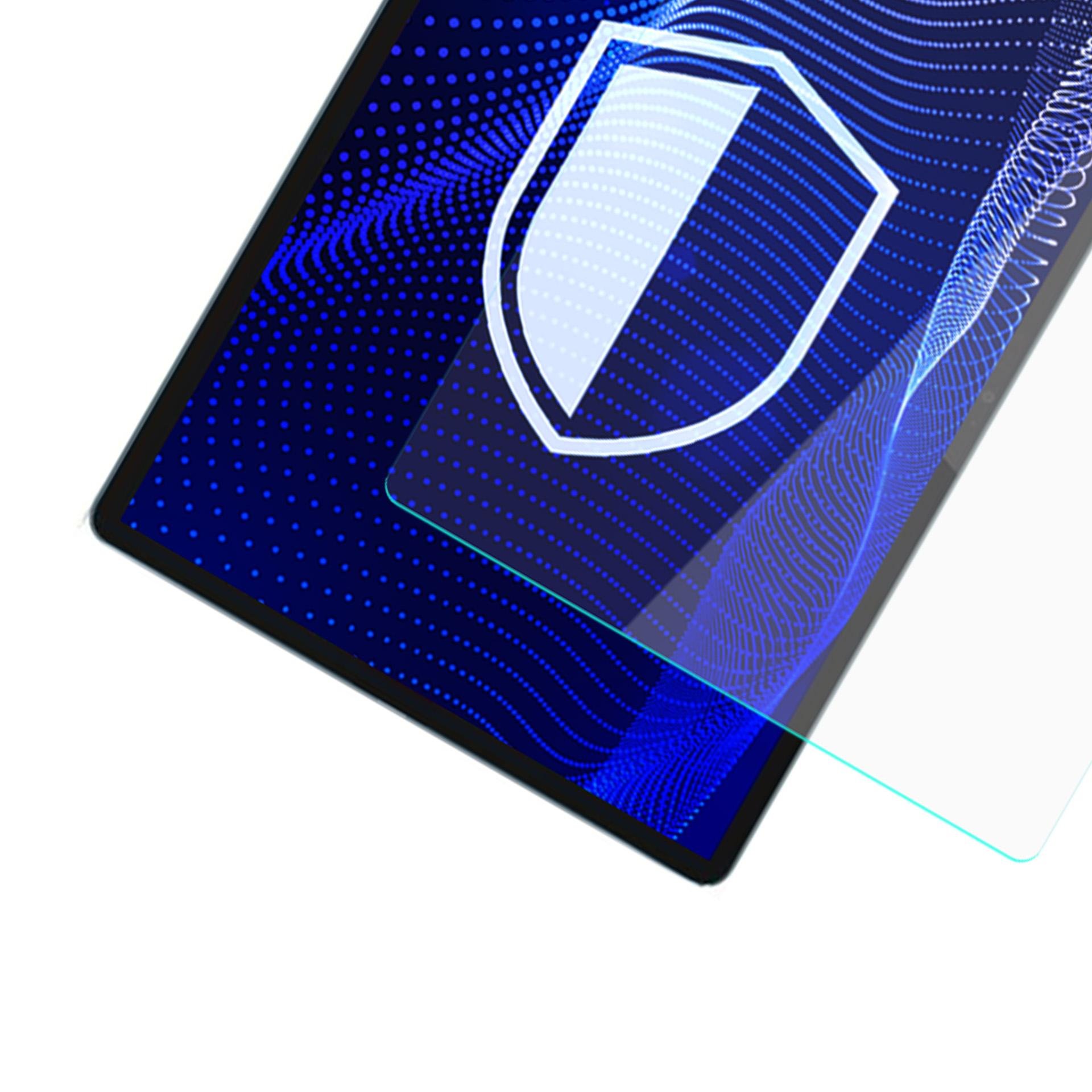 Un tablet con protezione schermo. Il tablet mostra un motivo blu con un'icona a scudo. Lo sfondo è bianco.