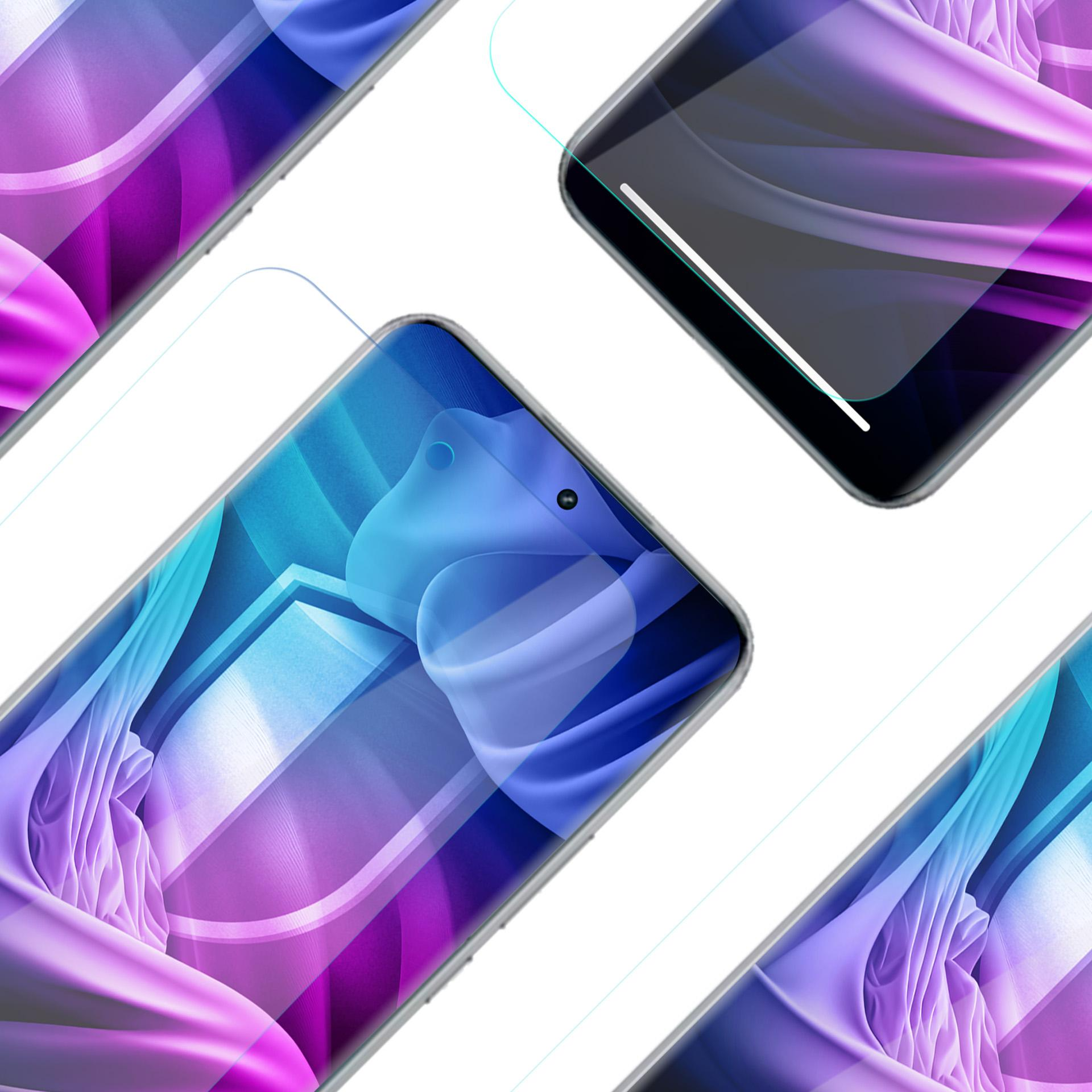 Diversi smartphone con protezioni schermo, con un gradiente di viola, blu e bianco, disposti diagonalmente su sfondo bianco.