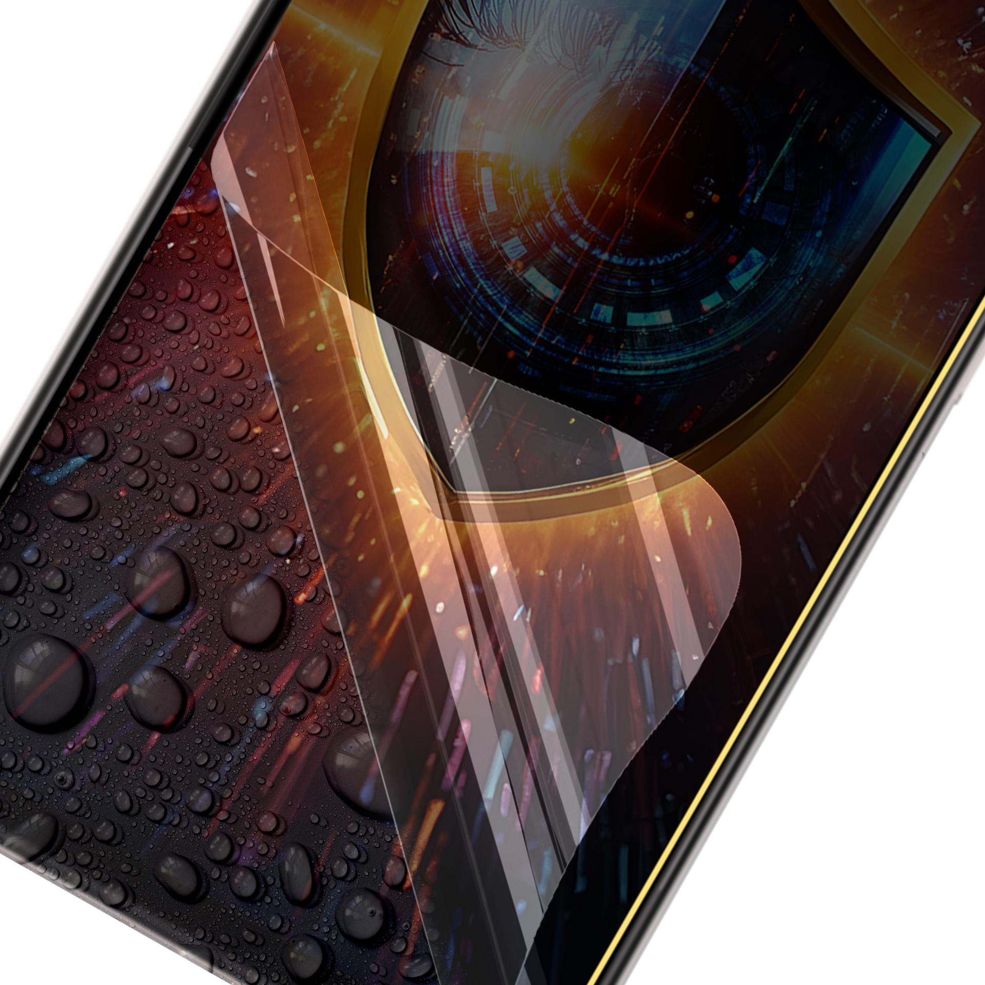 Una protezione schermo per smartphone con gocce d'acqua in basso a sinistra. Mostra una grafica tecnologica.