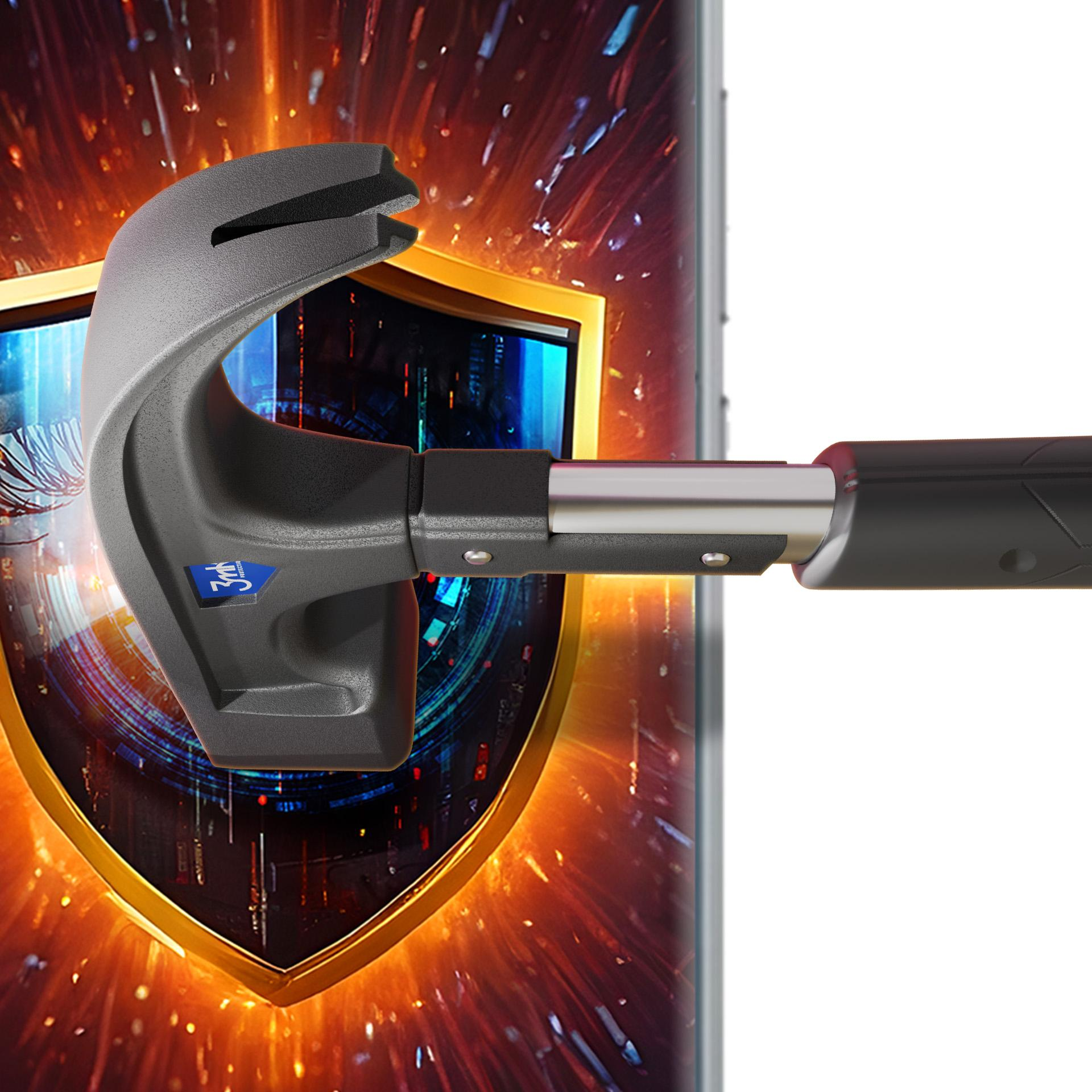 Młot rozbija tarczę. Tarcza ma złoty kontur i cyfrowe tło. Młot jest szary i czarny.