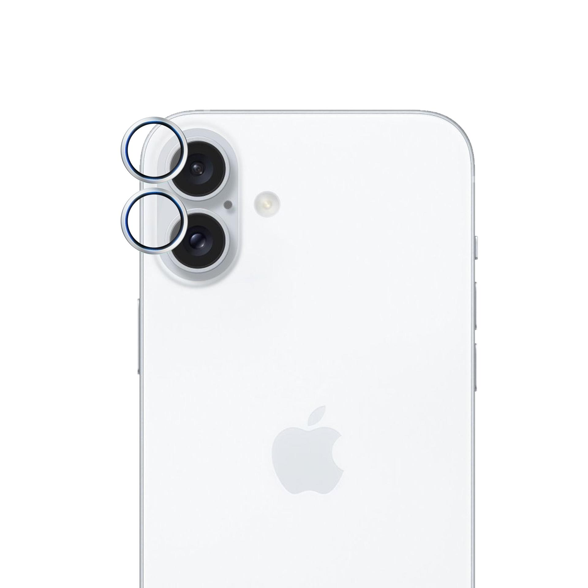 Tył białego telefonu z trzema obiektywami aparatu, lampą błyskową i logo Apple. Pierścienie ochronne na obiektywach.