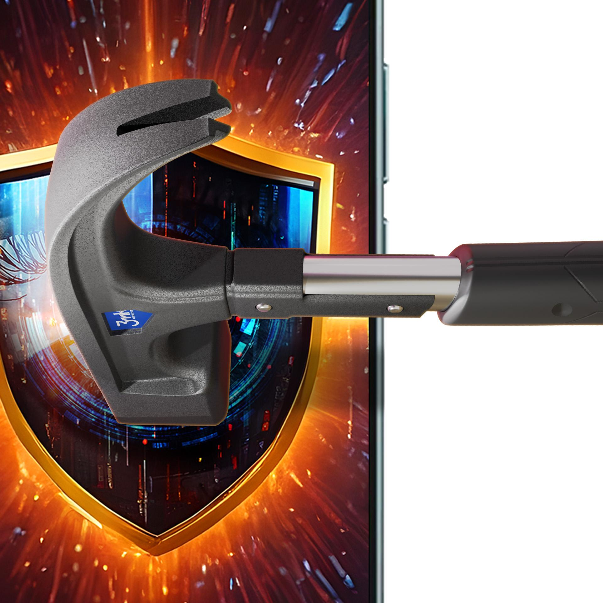 Młotek rozbijający ekran telefonu. Na ekranie obraz tarczy z futurystycznym tłem.