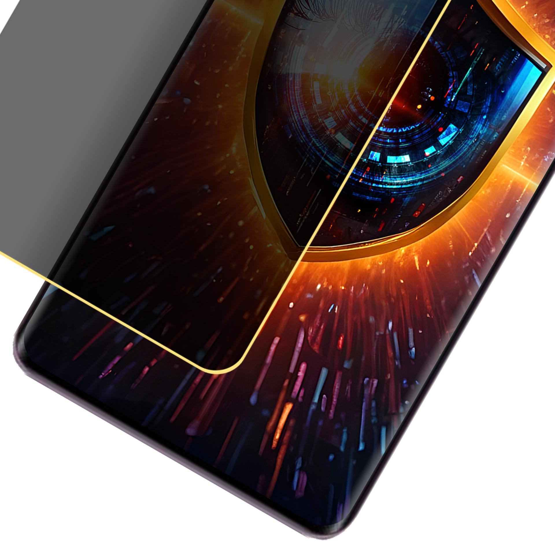 Schermo di smartphone con cornice dorata, mostra un design digitale colorato. È visibile una protezione privacy.