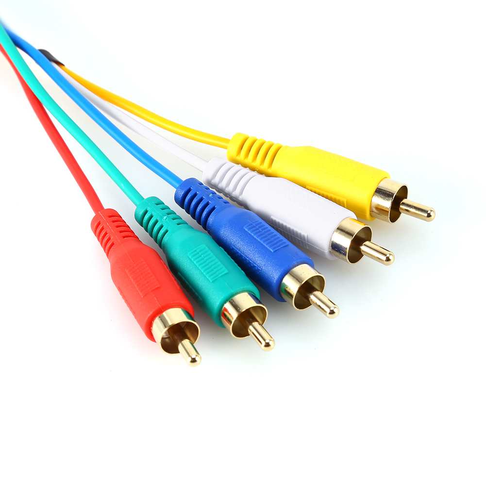 Fünf Cinch-Kabel: rot, grün, blau, weiß und gelb. Jedes hat einen goldfarbenen Stecker, vor weißem Hintergrund.