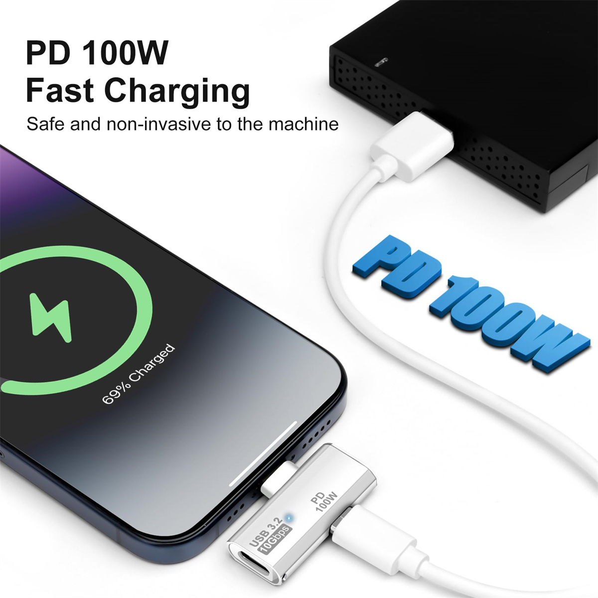 Ein Telefon, das mit einem USB-C-Kabel aufgeladen wird. Das Telefon zeigt 69 % geladen an. Ein Ladegerät ist mit einem schwarzen Gerät verbunden.