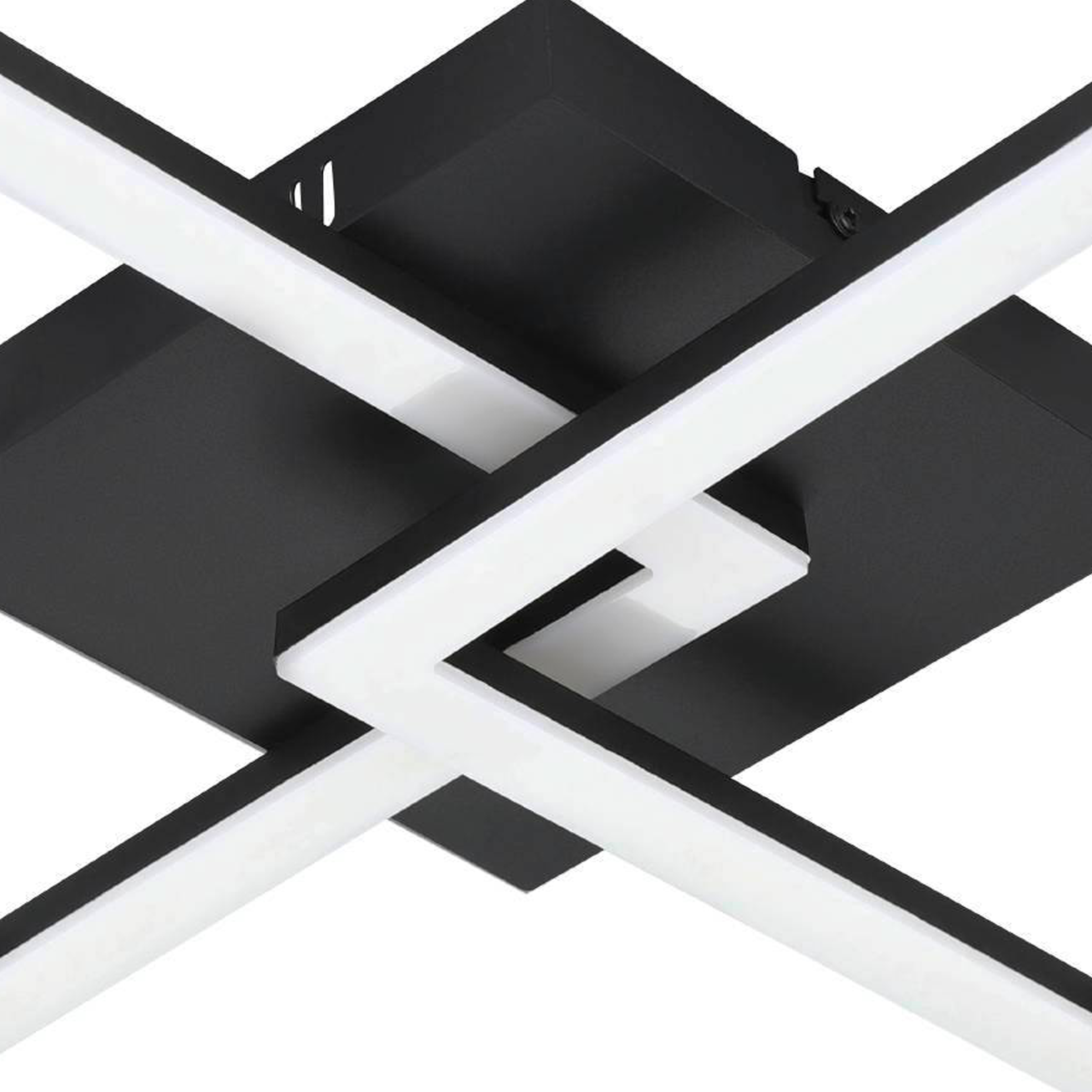 Lampada da soffitto moderna. Quadrati neri con luci bianche illuminate a forma di croce. Sfondo bianco.