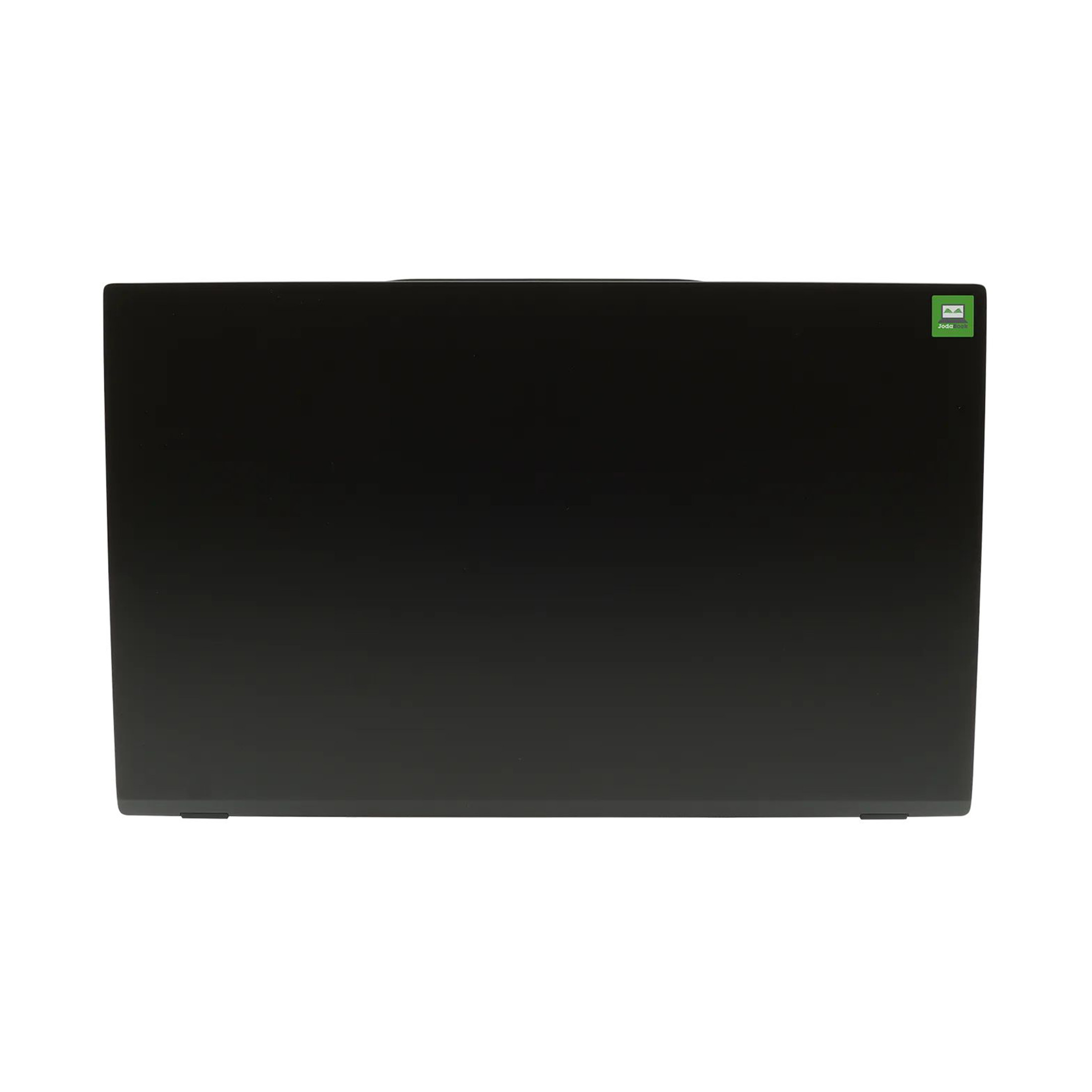 Ein schwarzer Laptop-Deckel vor weißem Hintergrund. Ein grüner Aufkleber in der oberen rechten Ecke. Der Laptop ist angewinkelt.