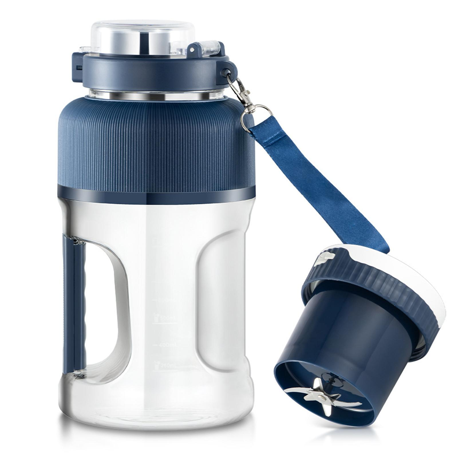 Ein blau-weißer Mixer mit Griff und separatem Mixbecher.