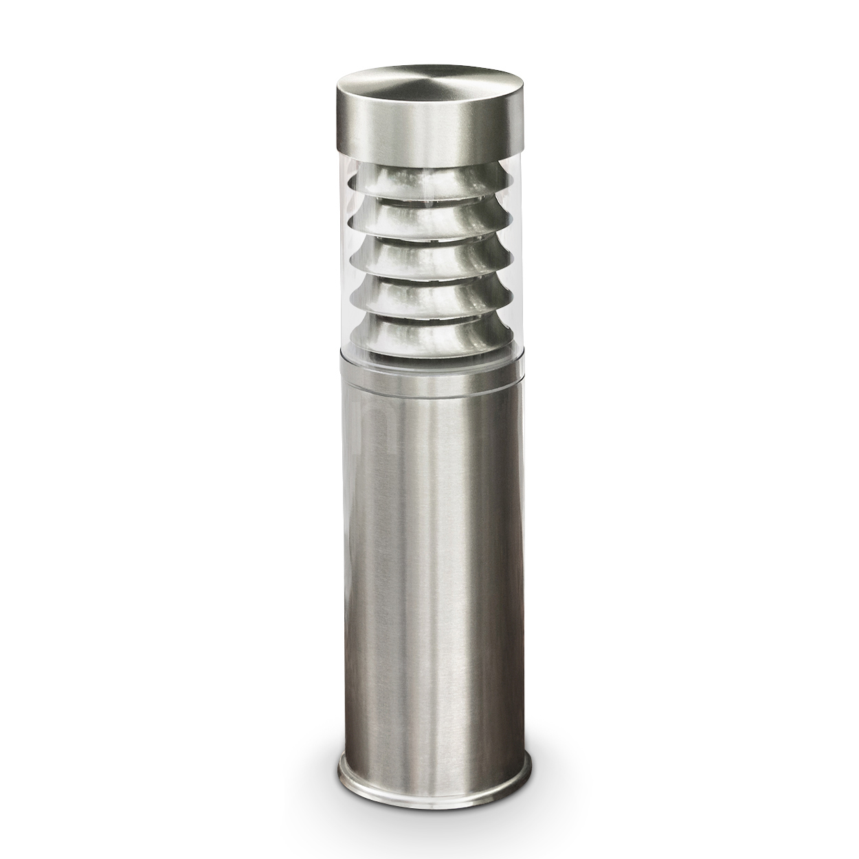 Silberne zylindrische Außenlampe auf weißem Hintergrund. Klarer, geriffelter Glasabschnitt.