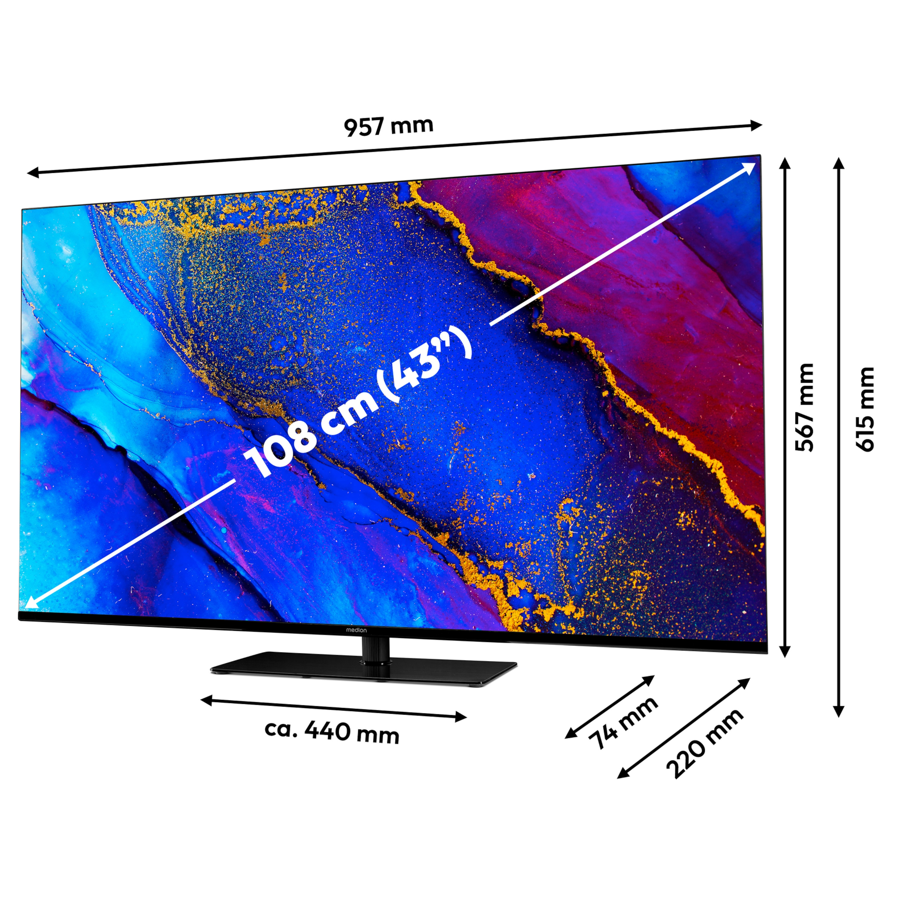 Een flatscreen tv met afmetingen en maten weergegeven, inclusief hoogte, breedte en schermgrootte in cm en inches.