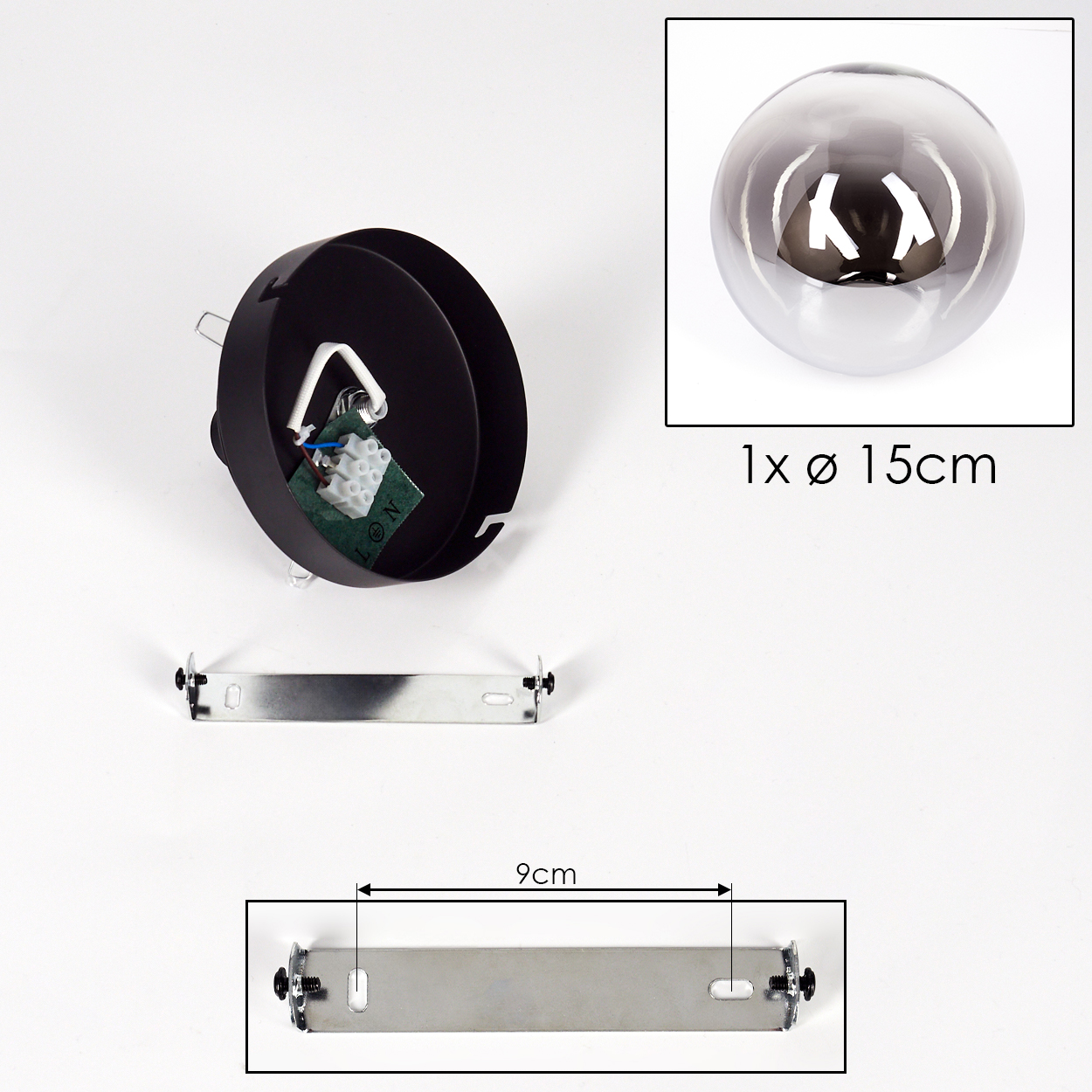 Komponenten einer schwarzen Deckenlampe: eine Halterung mit Verkabelung und eine silberne Montageplatte mit Abmessungen.