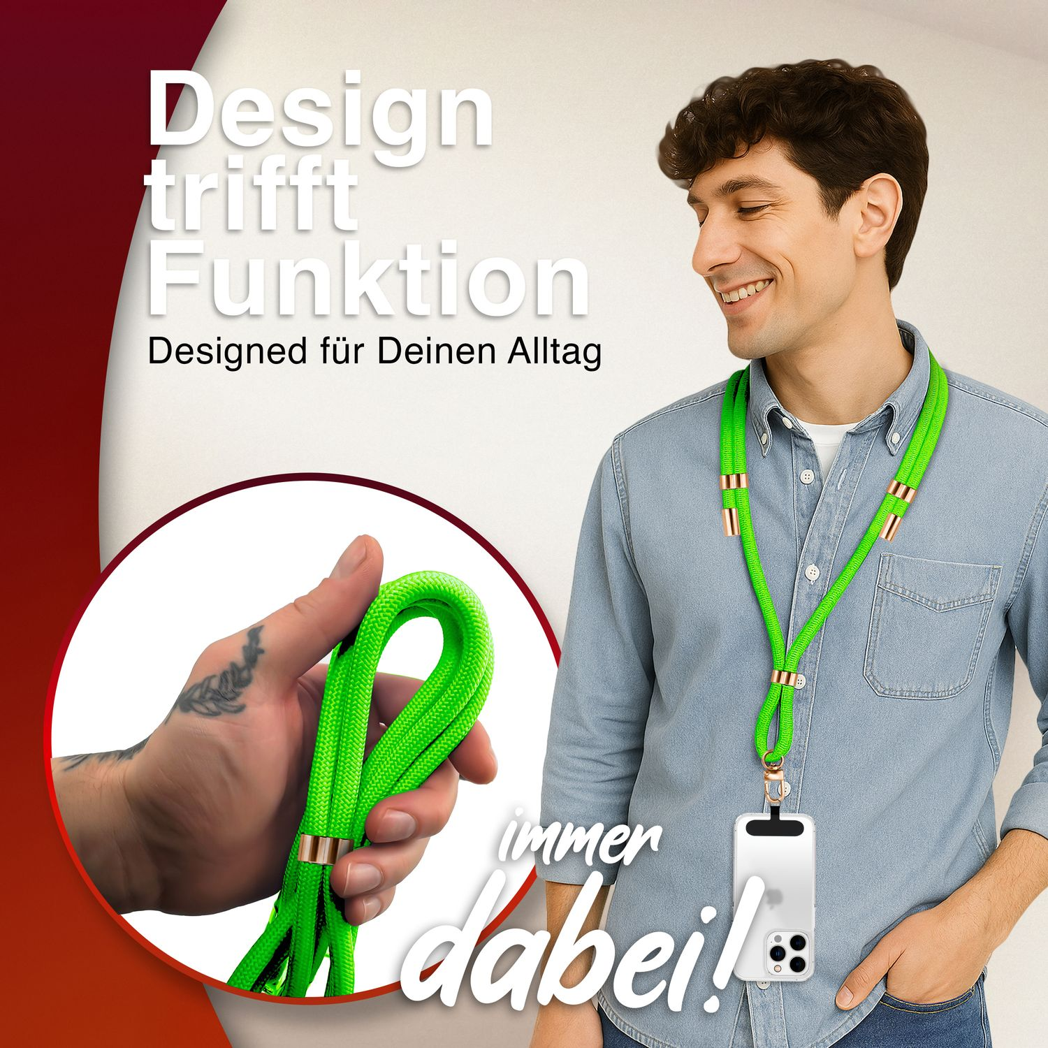 Ein Mann lächelt, während er eine grüne Telefon-Lanyard mit einem goldenen Verschluss trägt. Ein Telefon ist befestigt.