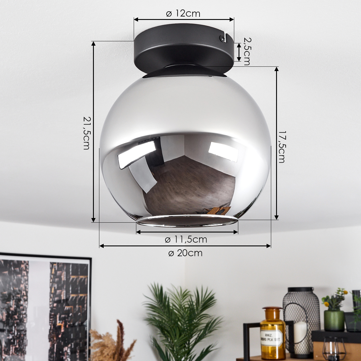 Deckenlampe mit verspiegelter Kugel, zeigt Abmessungen: 20cm Durchmesser, 21,5cm Höhe und 17,5cm Höhe.