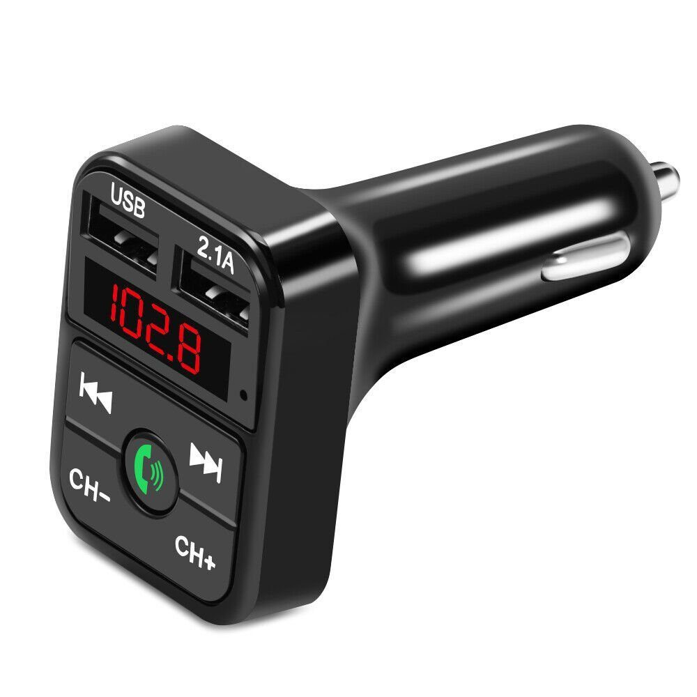 Schwarzes Autoladegerät mit USB-Anschlüssen, roter Anzeige und Tasten. Es verfügt über Bluetooth 5.0.