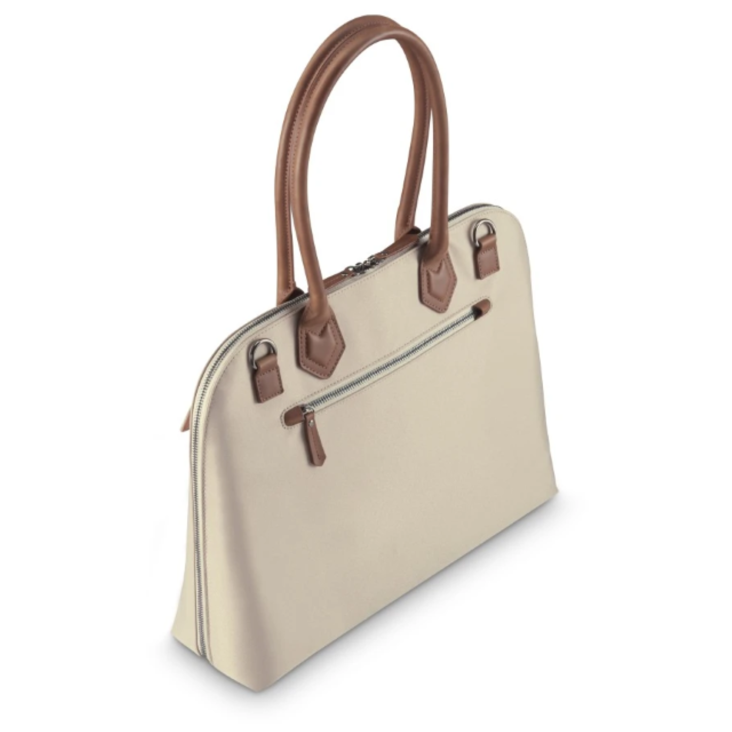Cremefarbene Handtasche mit braunen Griffen und Akzenten. Mit Reißverschluss und geschwungenem Design. Weißer Hintergrund.
