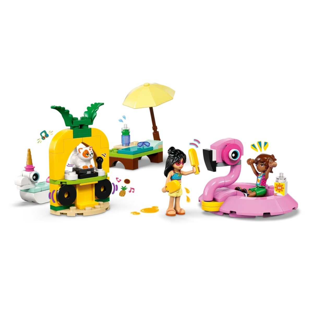 Zestaw Lego z kotem, wózkiem z ananasami, dziewczynką z lodami i pływakiem z flamingiem. Jest tam żółty parasol.