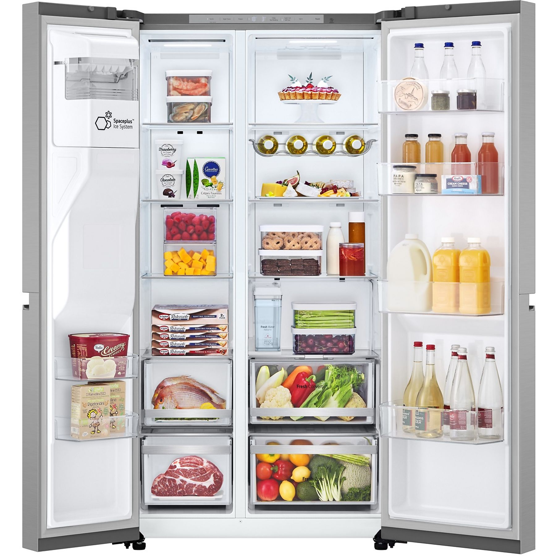 Offener Kühlschrank gefüllt mit Lebensmitteln. Enthält Obst, Gemüse, Getränke und verpackte Waren. Zwei Türen sind offen, zeigt Innenraum.