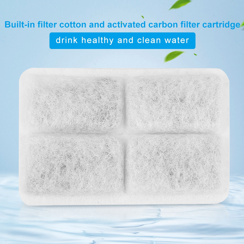 Ein weißer Wasserfilter mit vier rechteckigen Filterpads. Der Text darüber lautet: 'trinken Sie gesundes und sauberes Wasser'.
